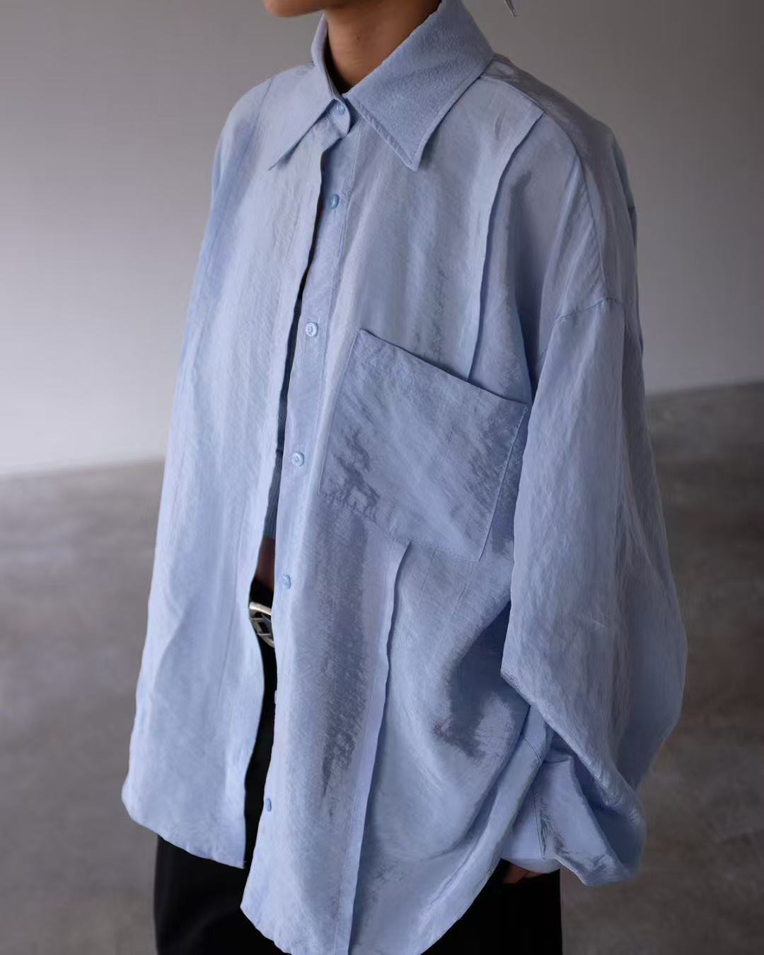 Polo collar single pocket solid color simple shirt