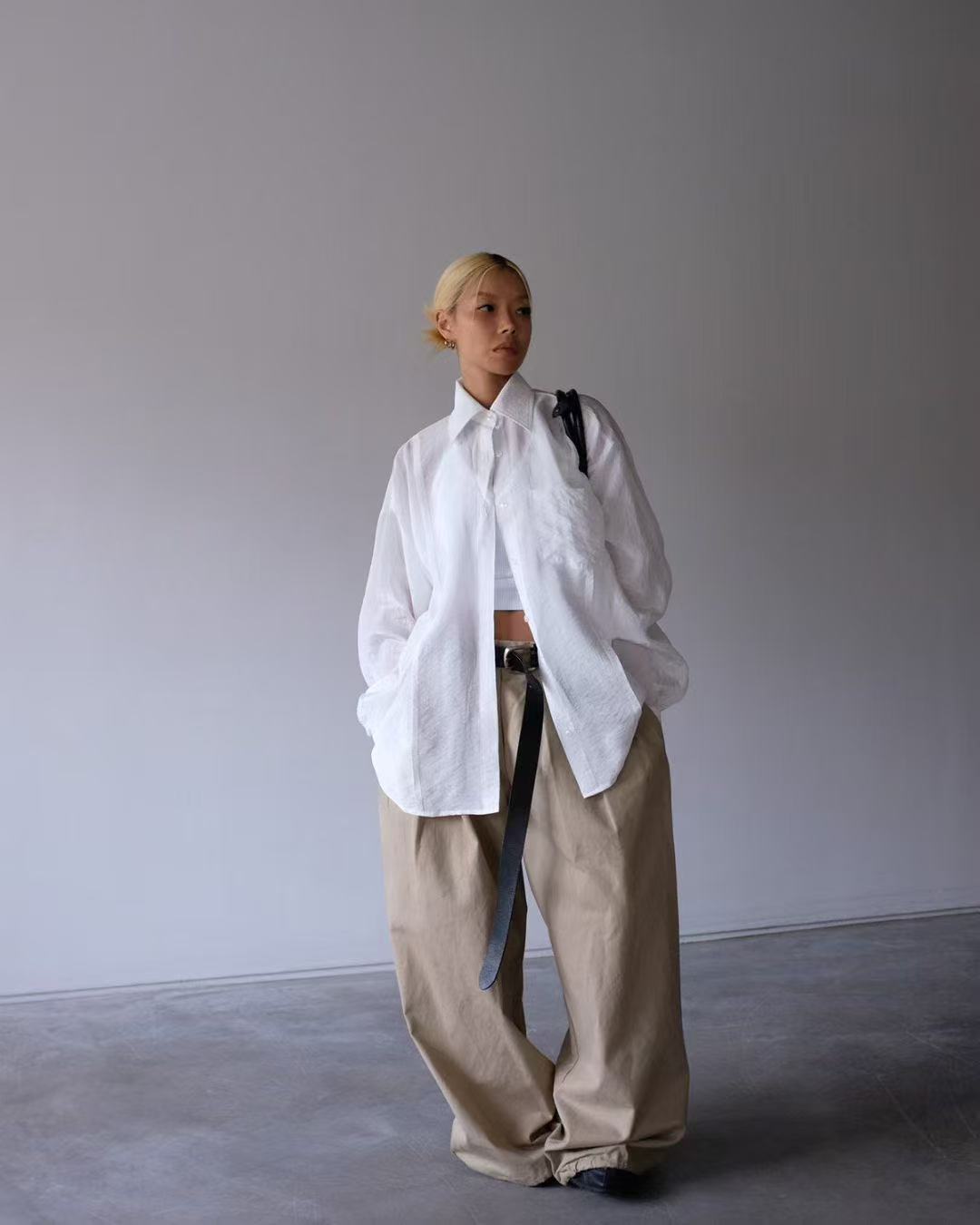 Polo collar single pocket solid color simple shirt