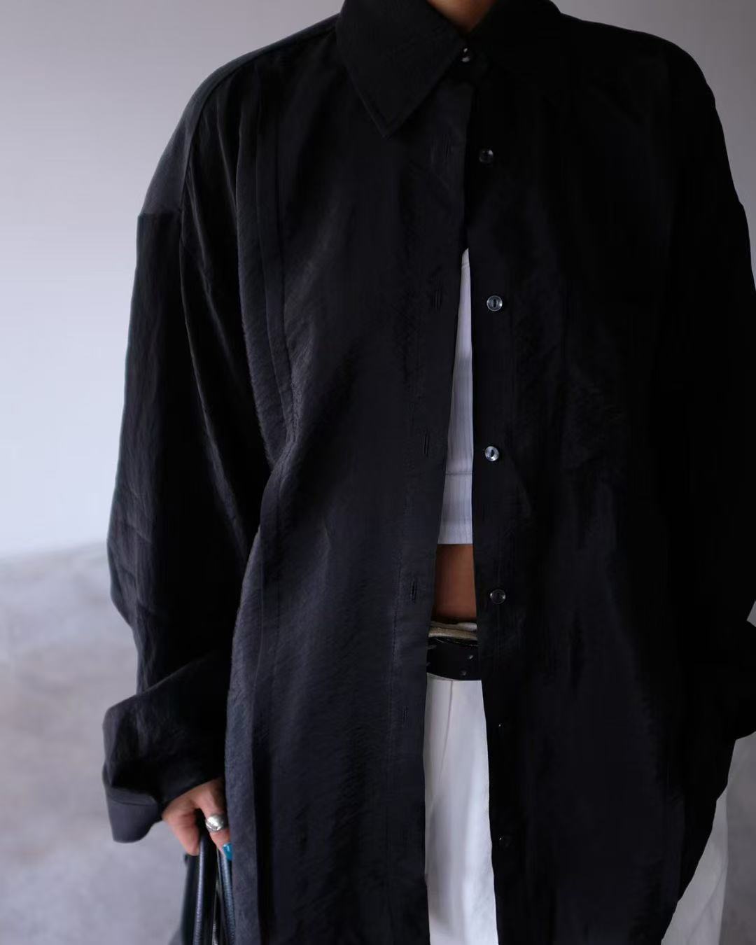 Polo collar single pocket solid color simple shirt