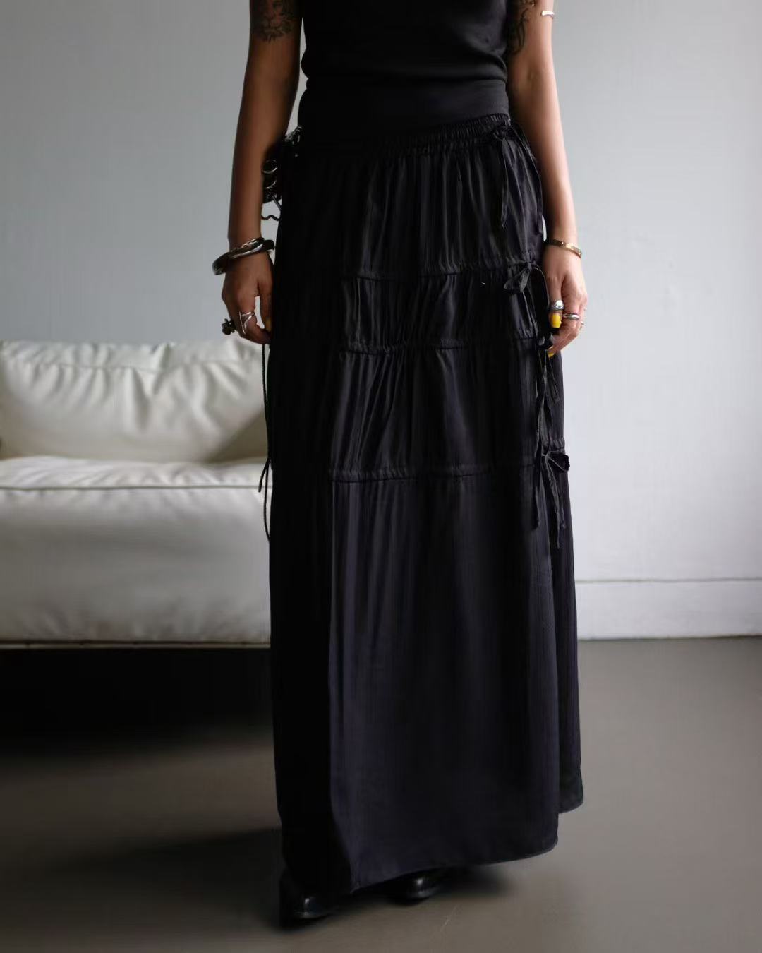 Elastic waist pleated cord skirt
