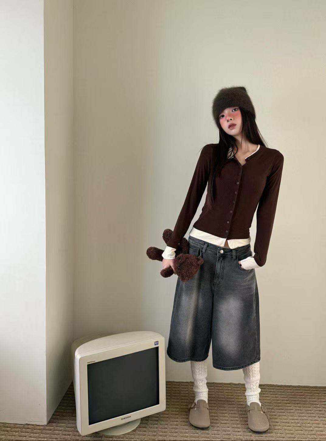 圓領扣描邊拼色修身彈性上衣