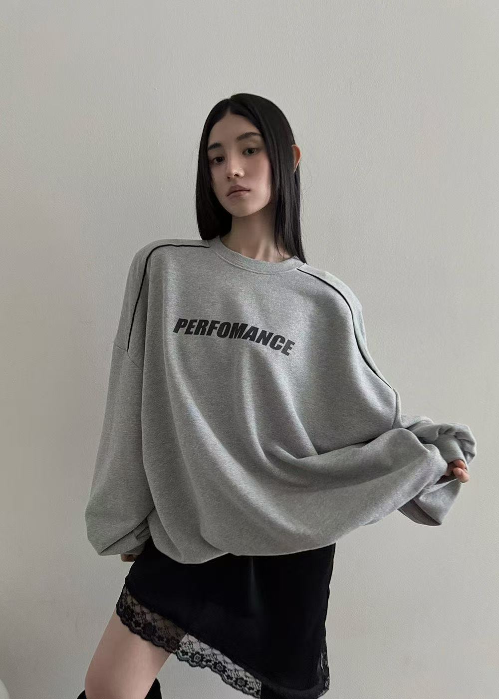 圓領字母印花寬鬆休閒衛衣