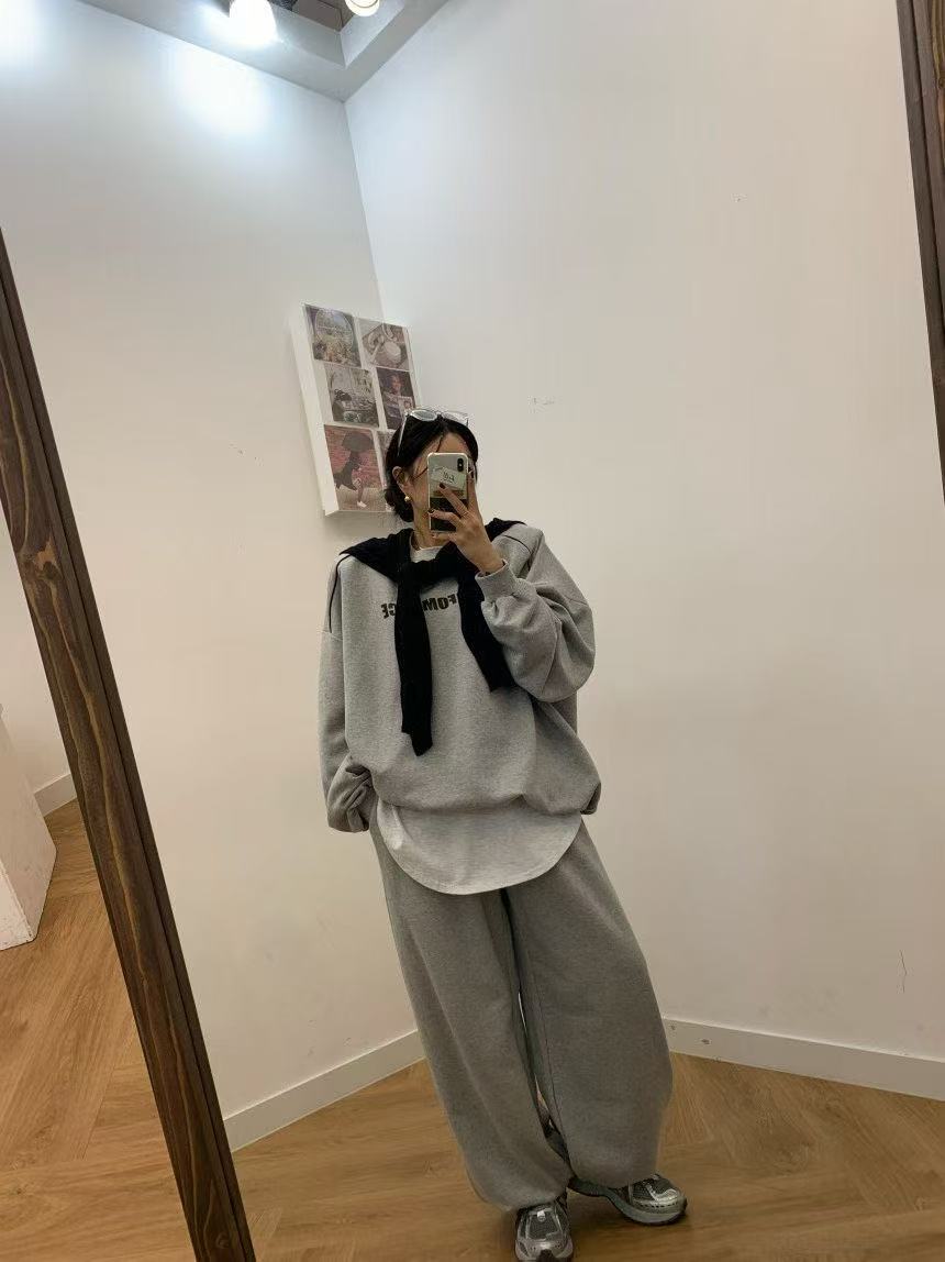 圓領字母印花寬鬆休閒衛衣