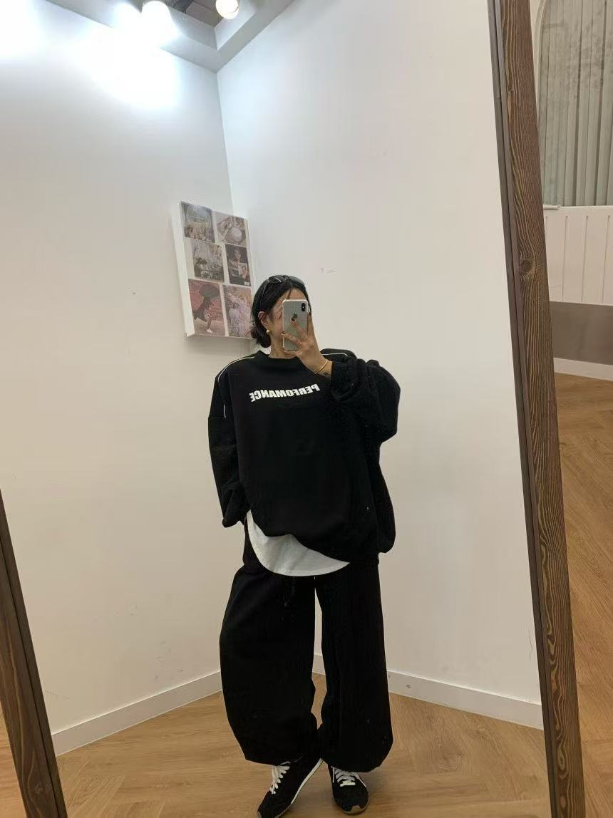 圓領字母印花寬鬆休閒衛衣