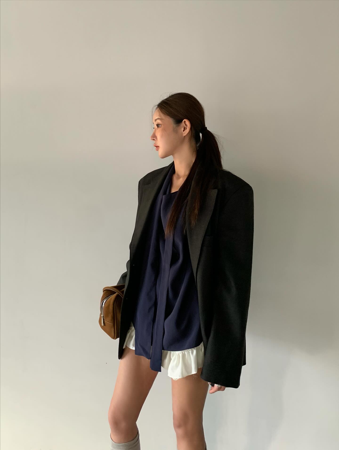 飄帶領設計感百搭純色上衣