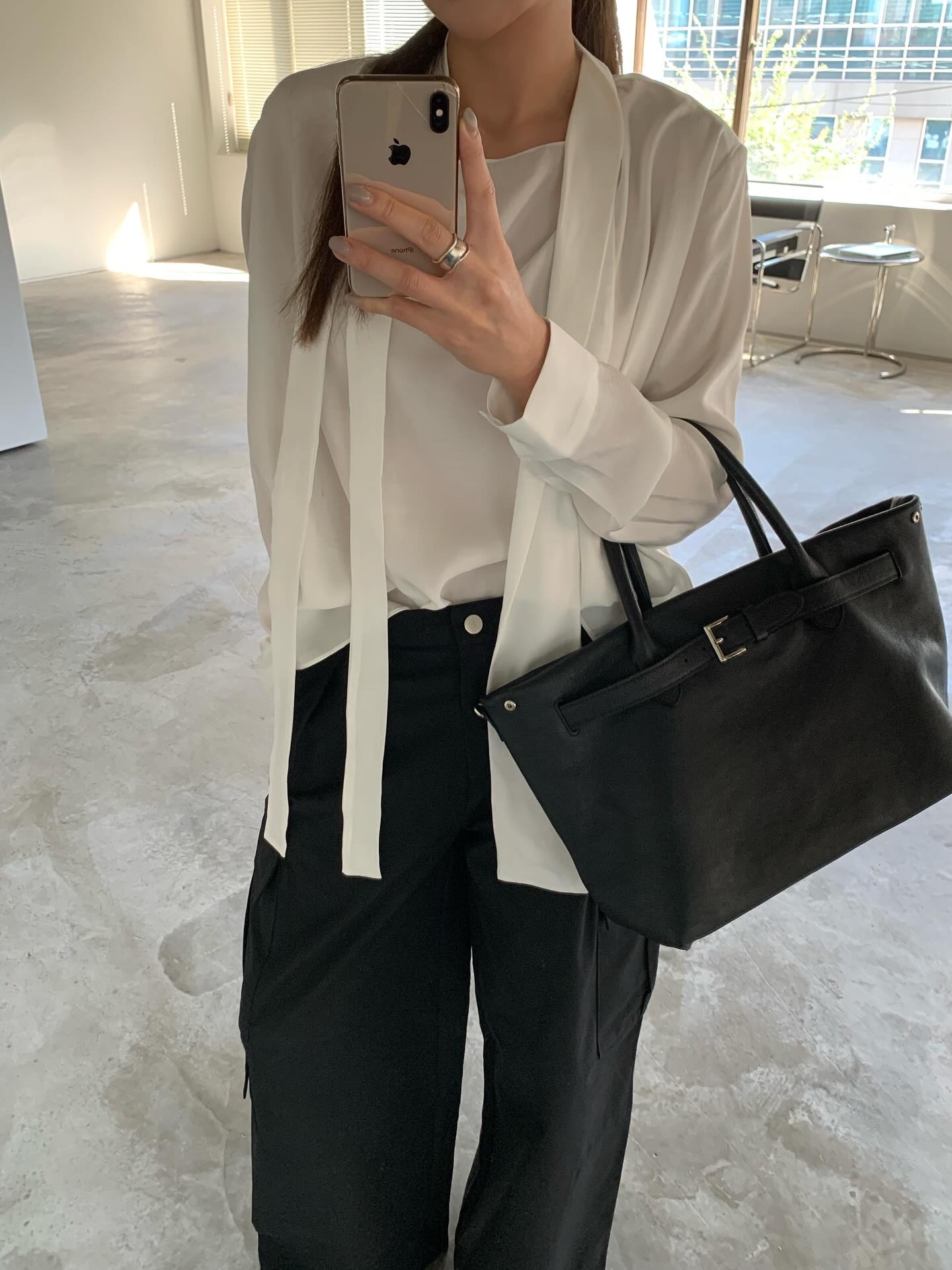 飄帶領設計感百搭純色上衣