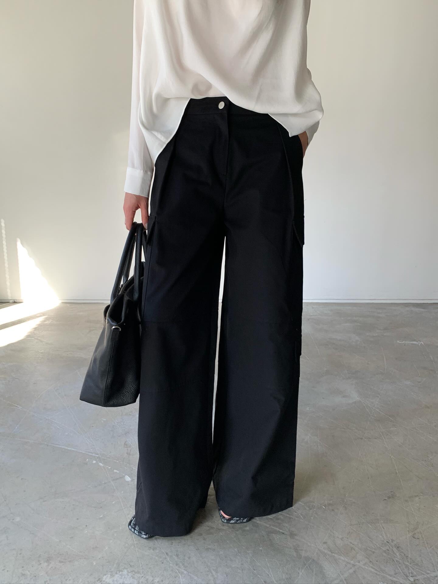 飄帶領設計感百搭純色上衣