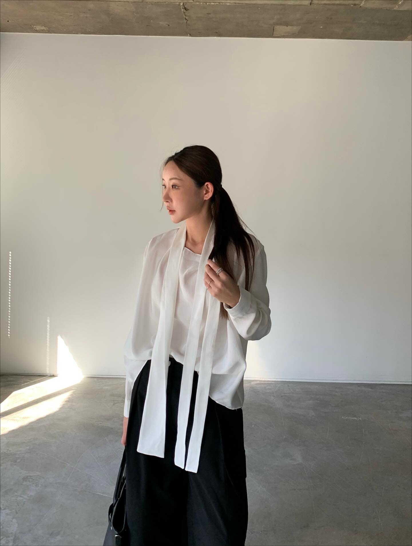 飄帶領設計感百搭純色上衣