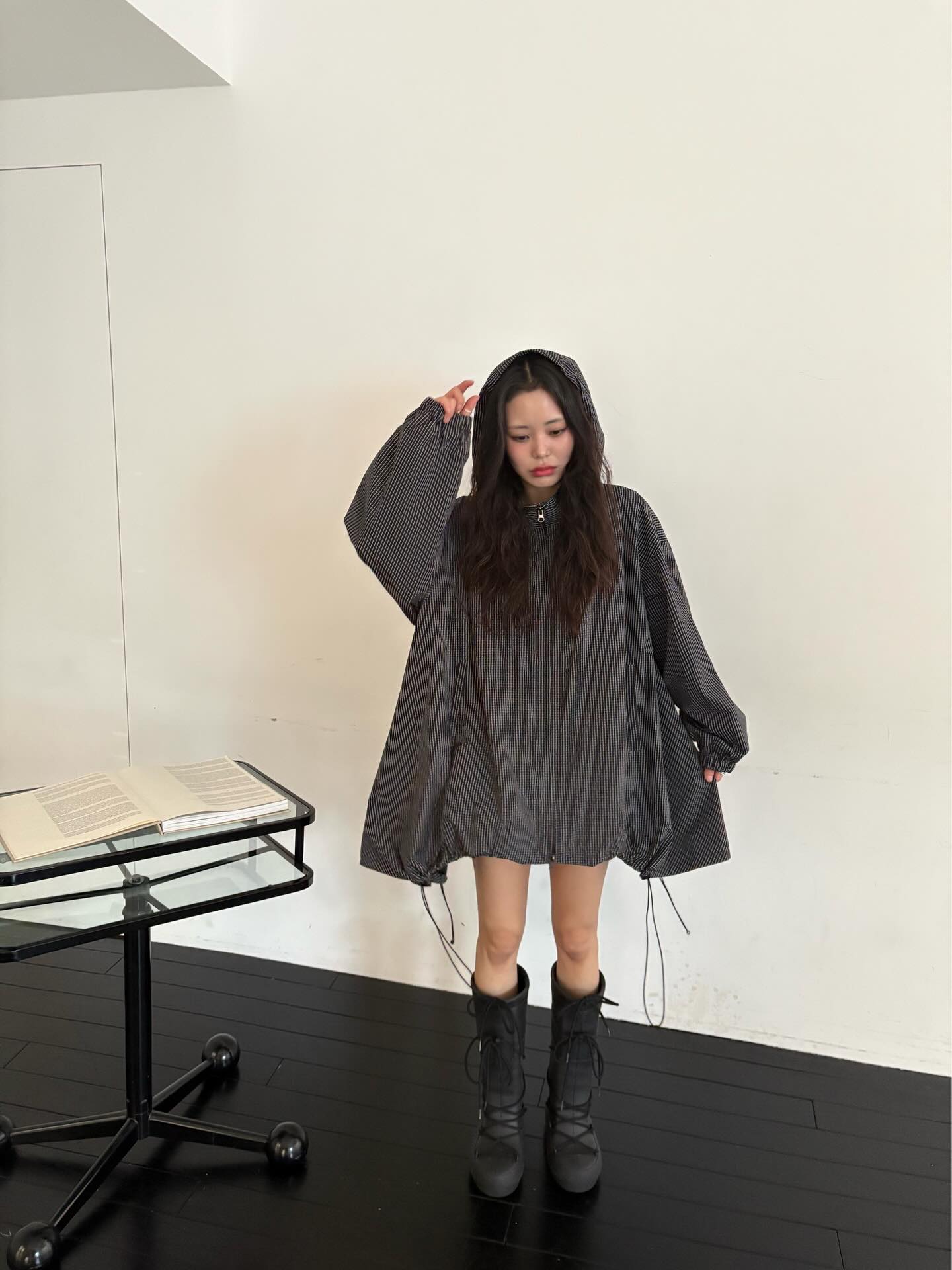 翻領拉鏈下擺抽繩寬鬆連帽薄外套