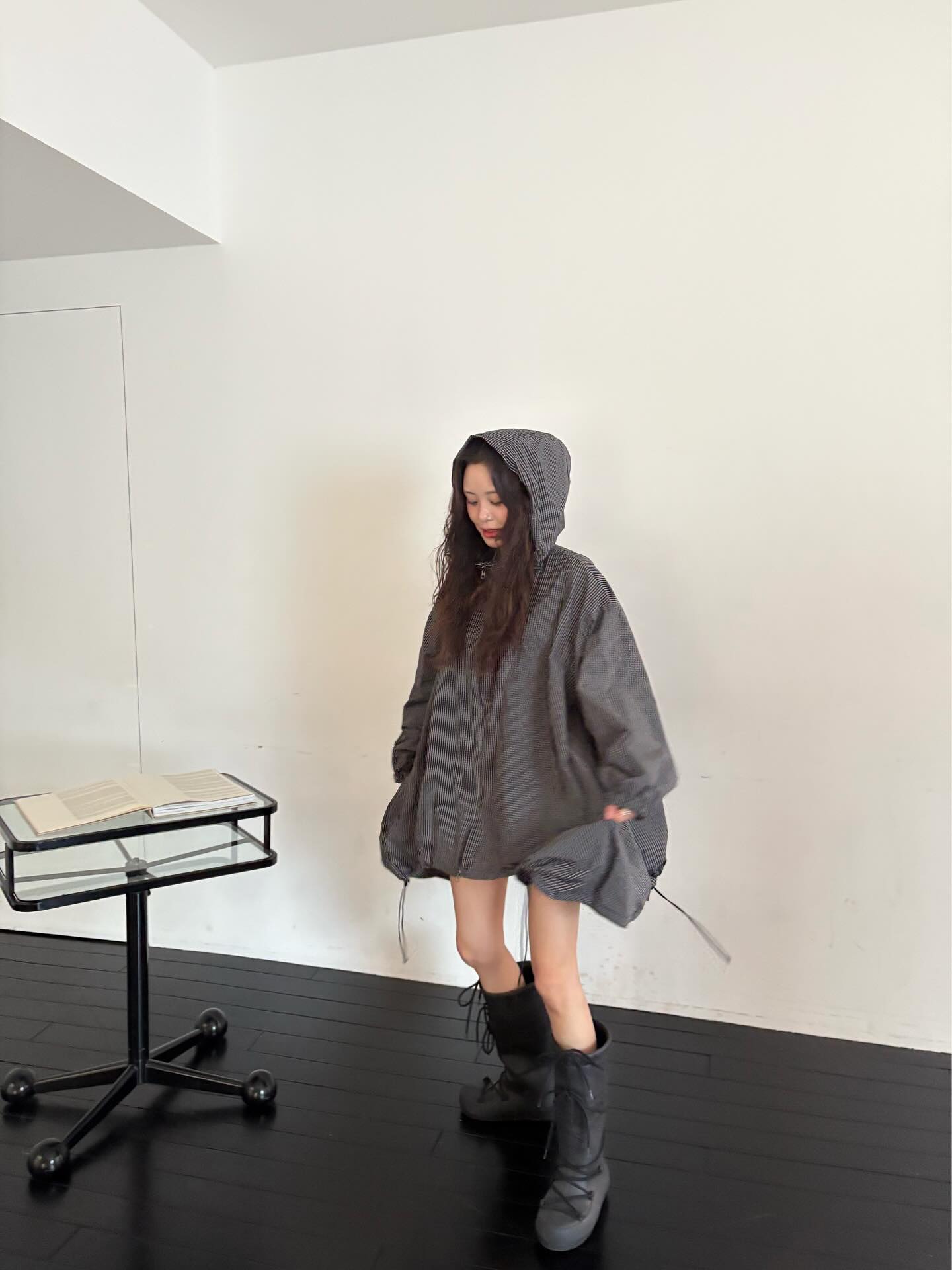 翻領拉鏈下擺抽繩寬鬆連帽薄外套