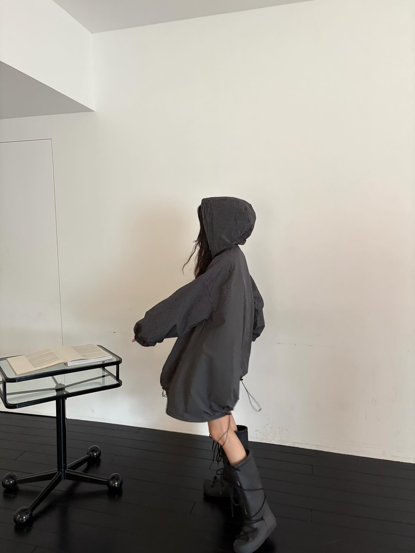 翻領拉鏈下擺抽繩寬鬆連帽薄外套