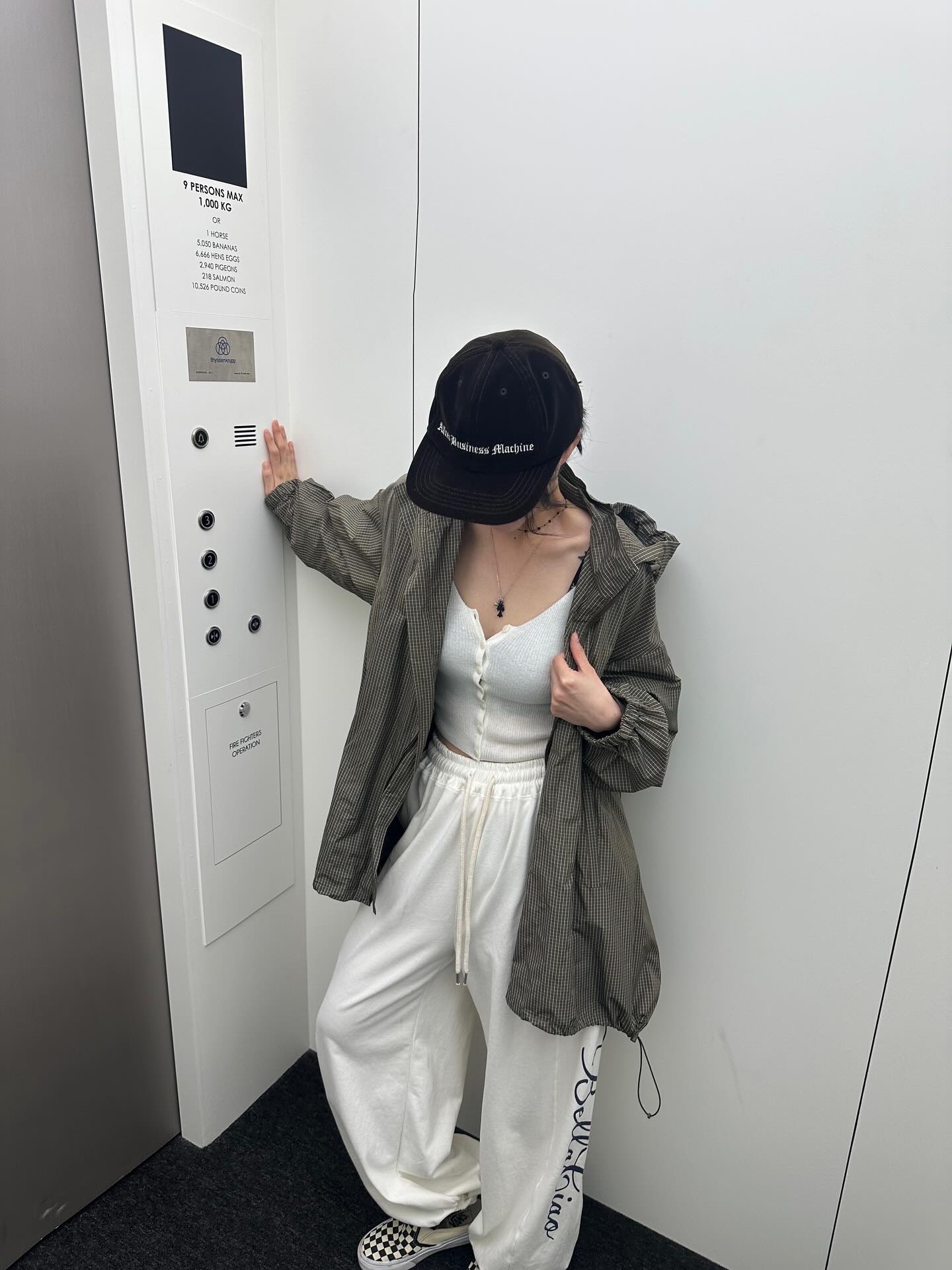 翻領拉鏈下擺抽繩寬鬆連帽薄外套