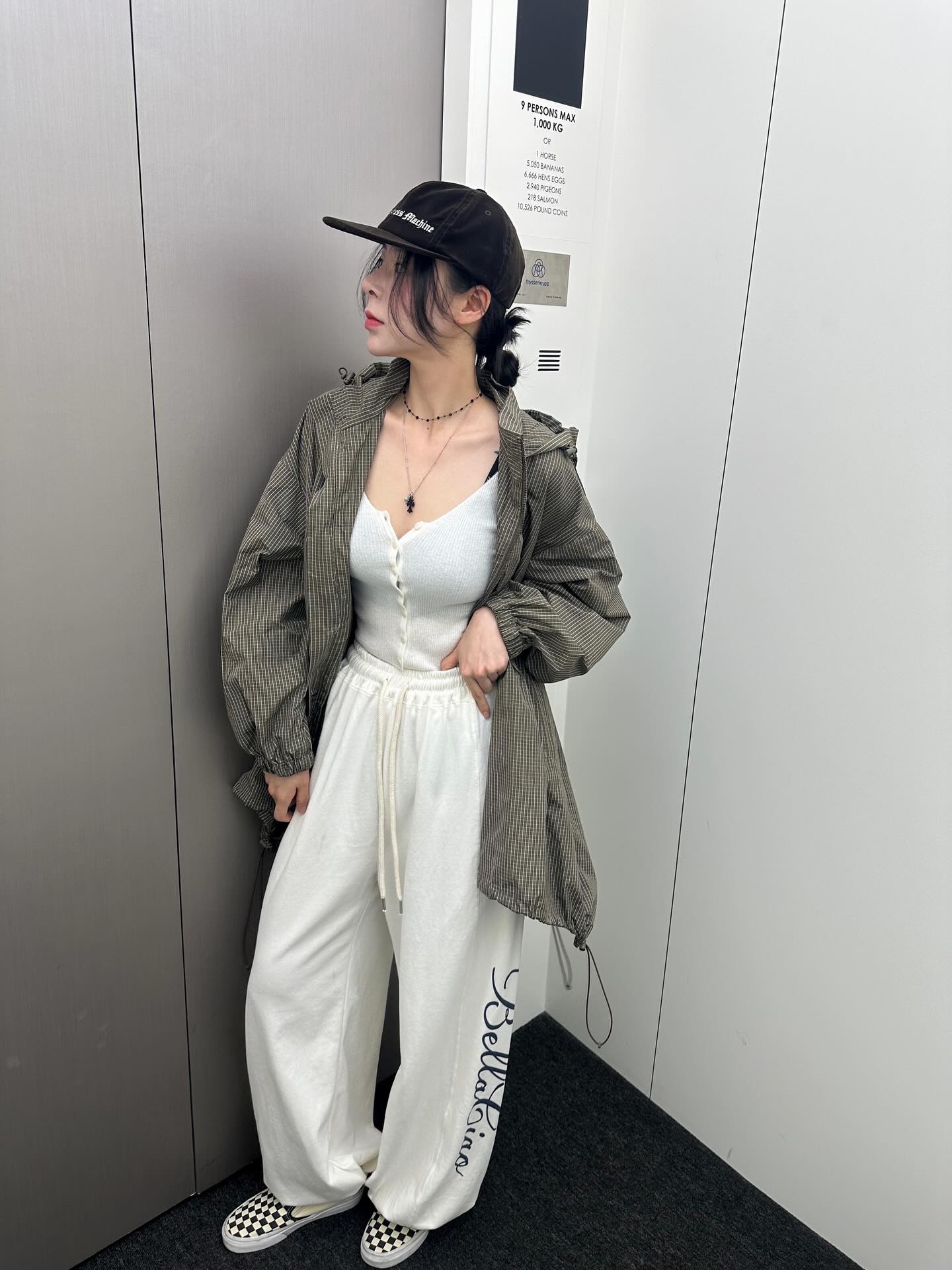 翻領拉鏈下擺抽繩寬鬆連帽薄外套