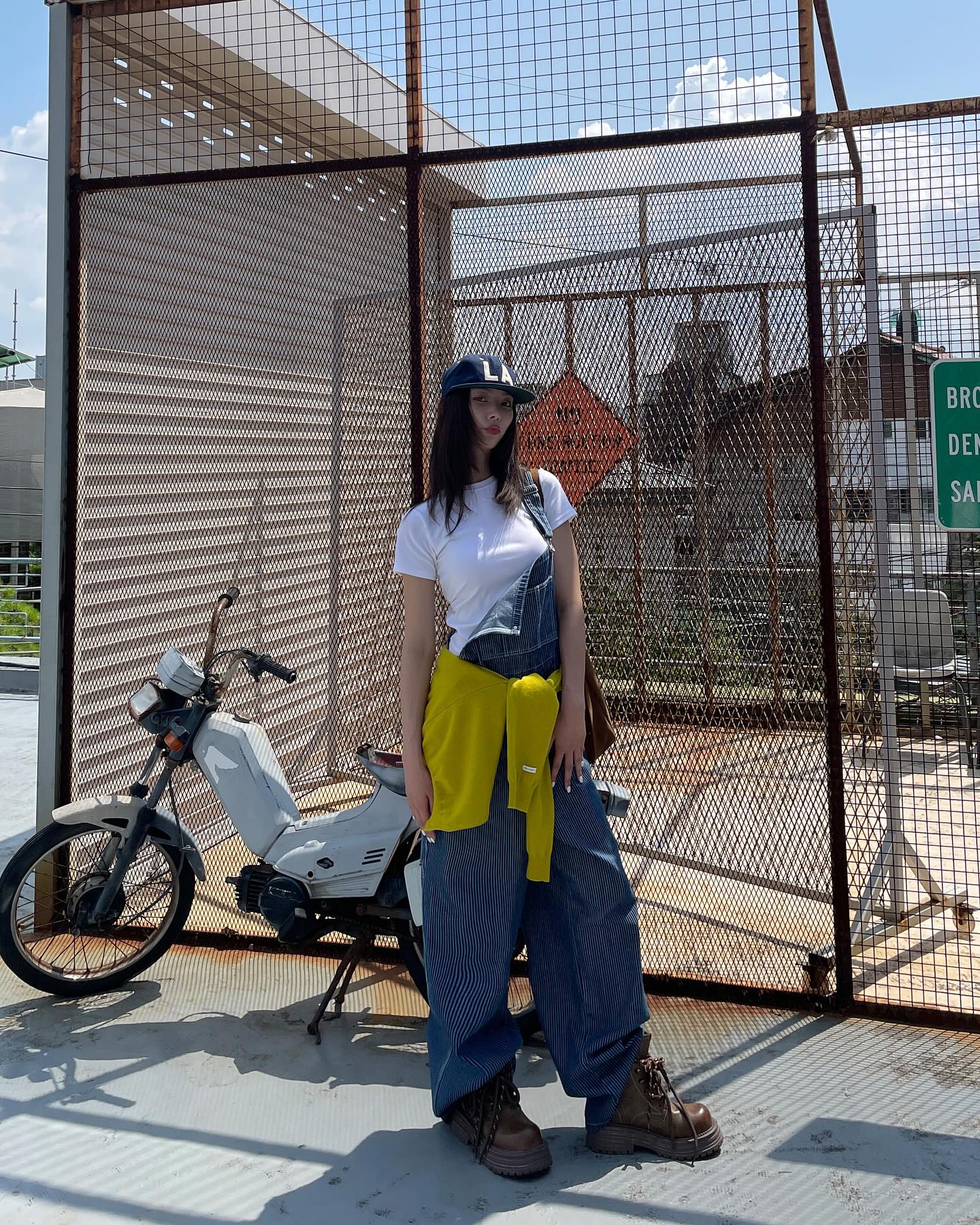 豎條紋口袋寬鬆背帶連身褲
