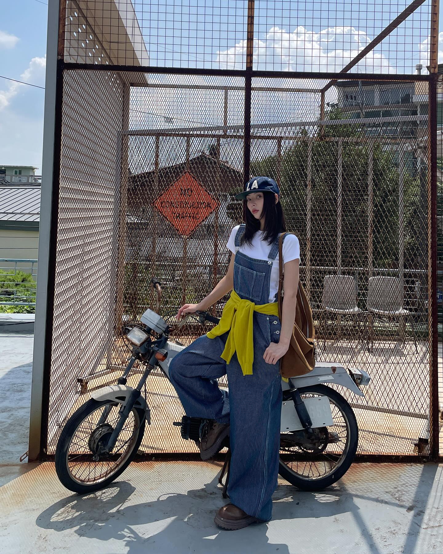 豎條紋口袋寬鬆背帶連身褲