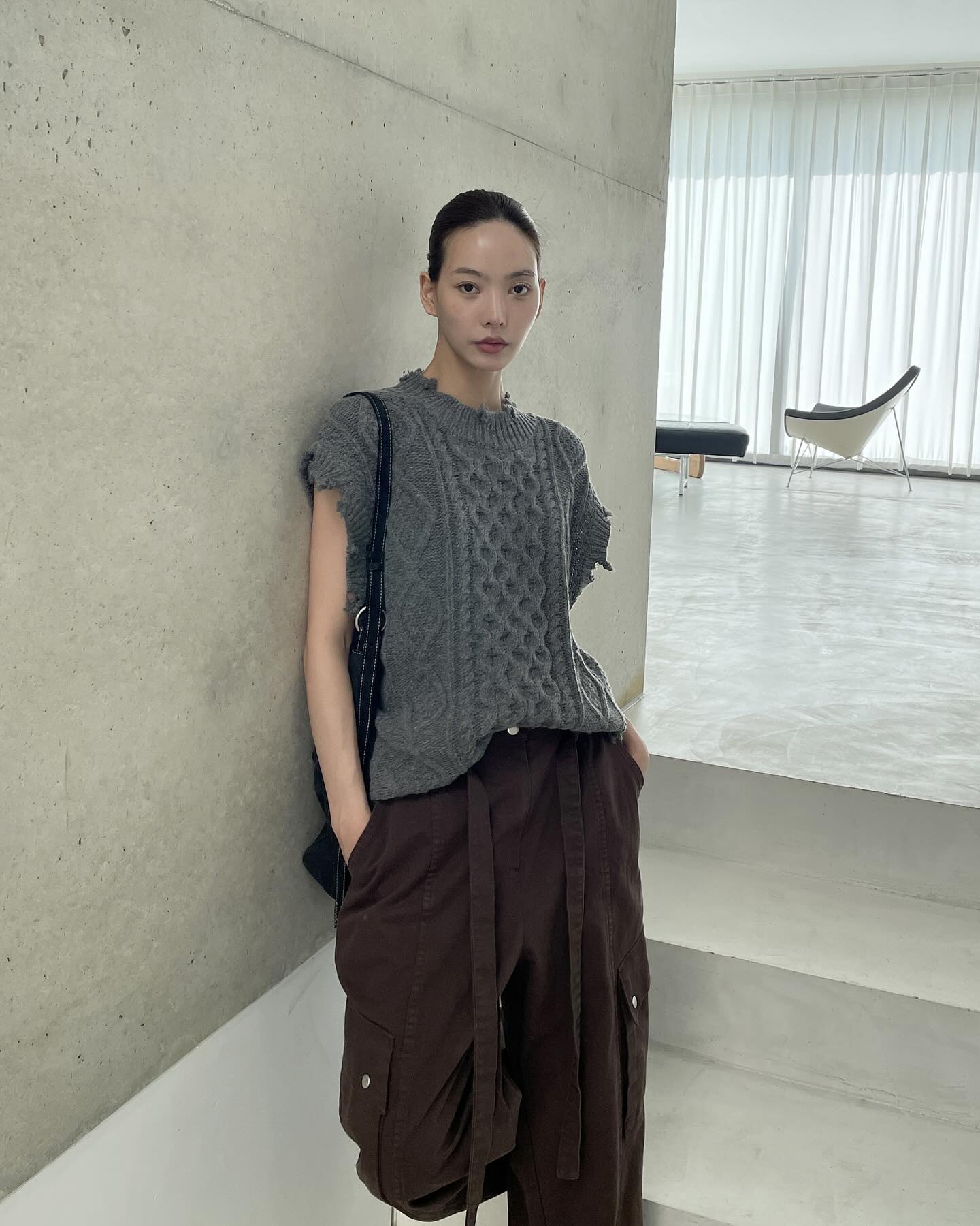 圓領設計感袖口麻花針織毛衣