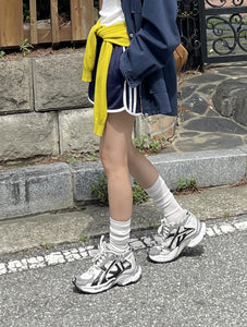 鬆緊腰抽繩槓條運動短褲