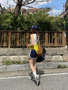 鬆緊腰抽繩槓條運動短褲