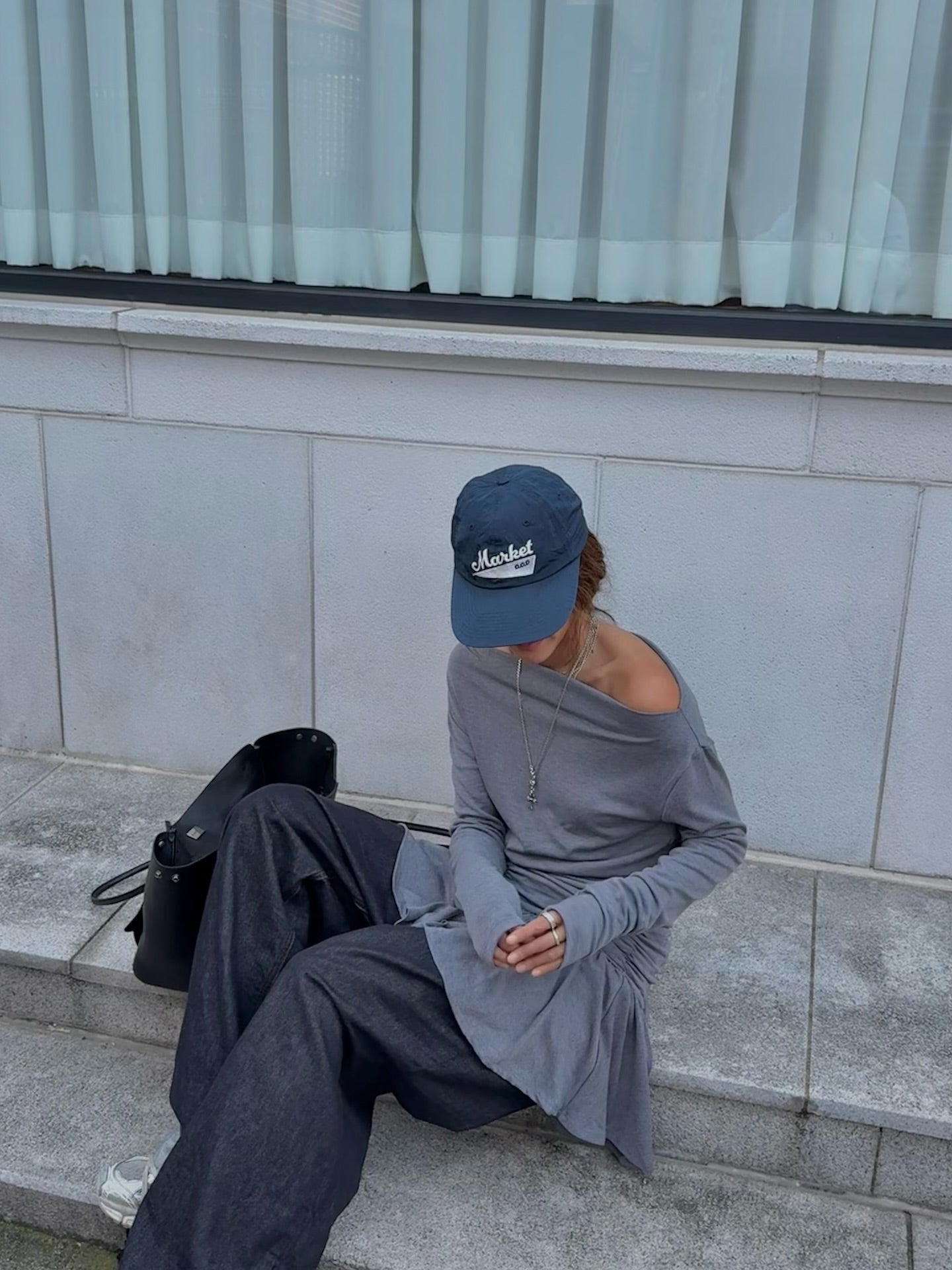 可露肩抽褶修身長袖荷葉下擺裙式T卹