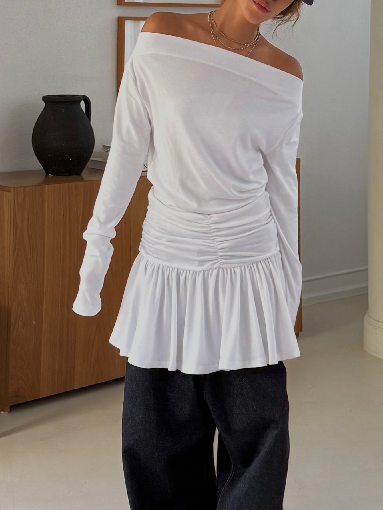 可露肩抽褶修身長袖荷葉下擺裙式T卹