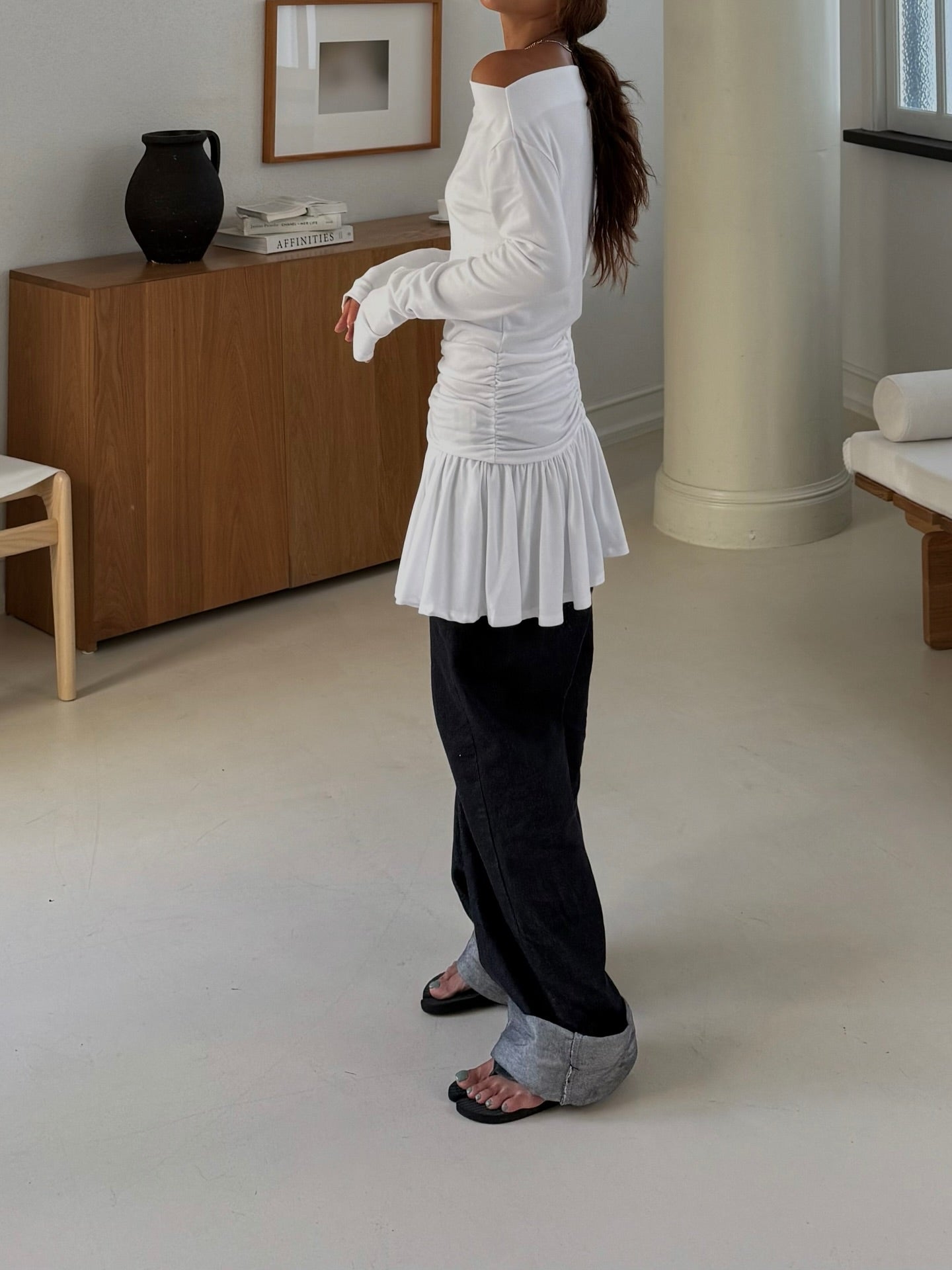 可露肩抽褶修身長袖荷葉下擺裙式T卹