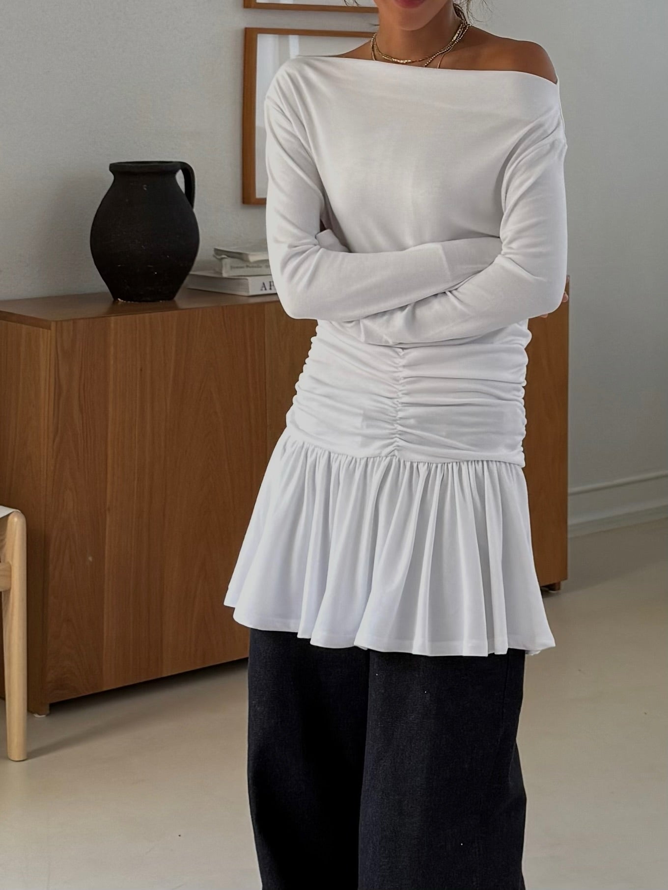 可露肩抽褶修身長袖荷葉下擺裙式T卹