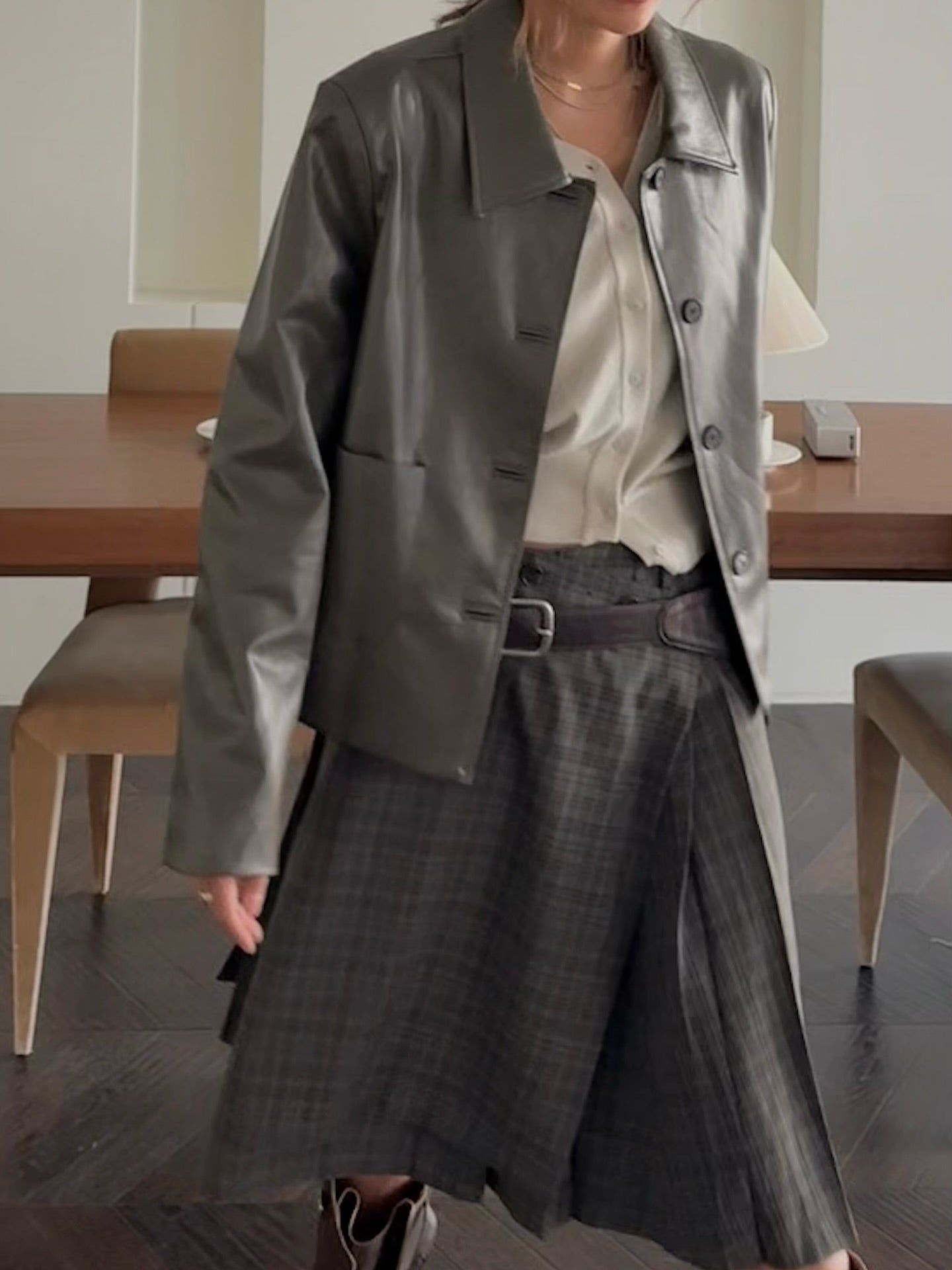 復古簡約氣質翻領短款皮衣外套