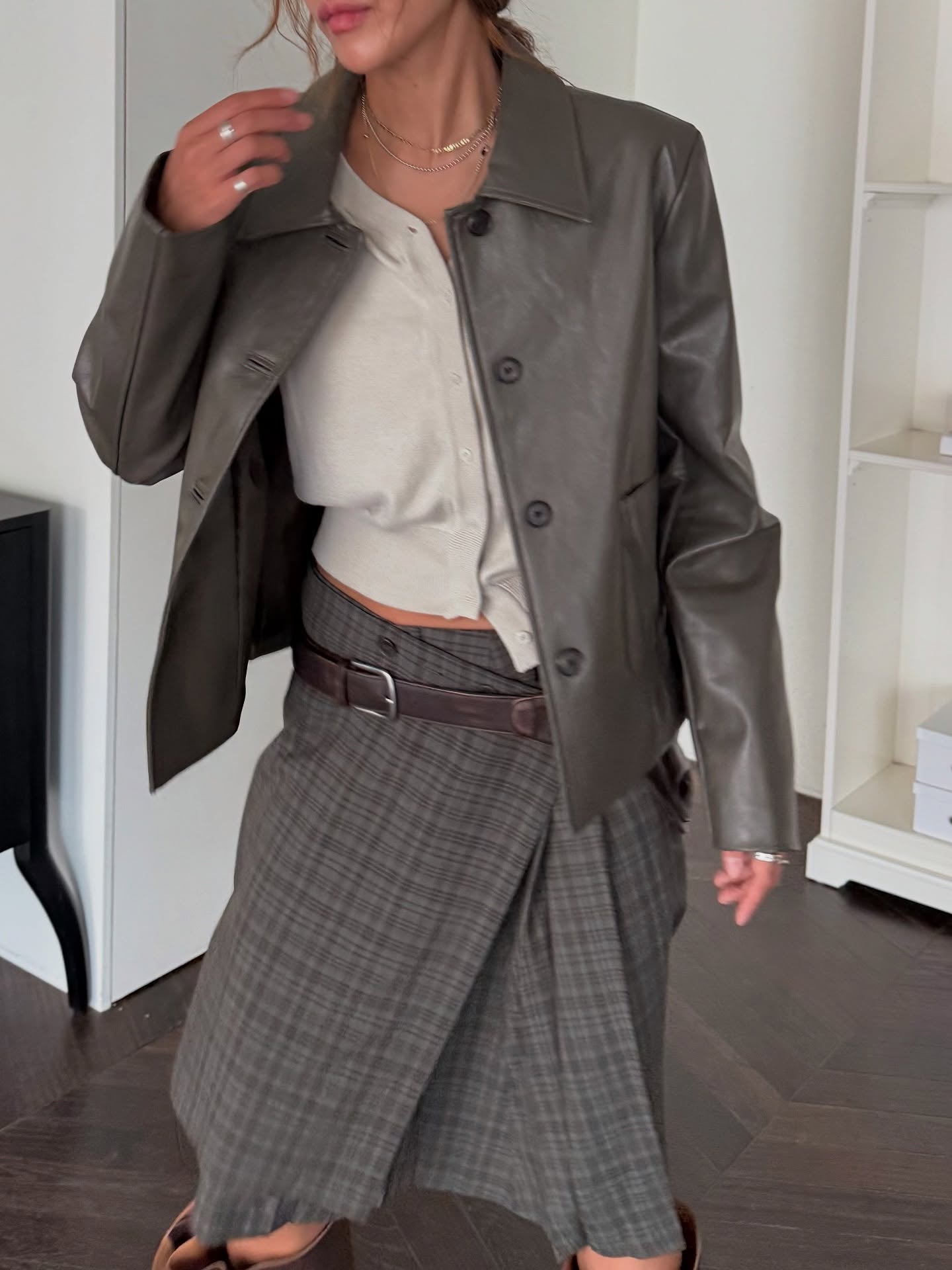 復古簡約氣質翻領短款皮衣外套