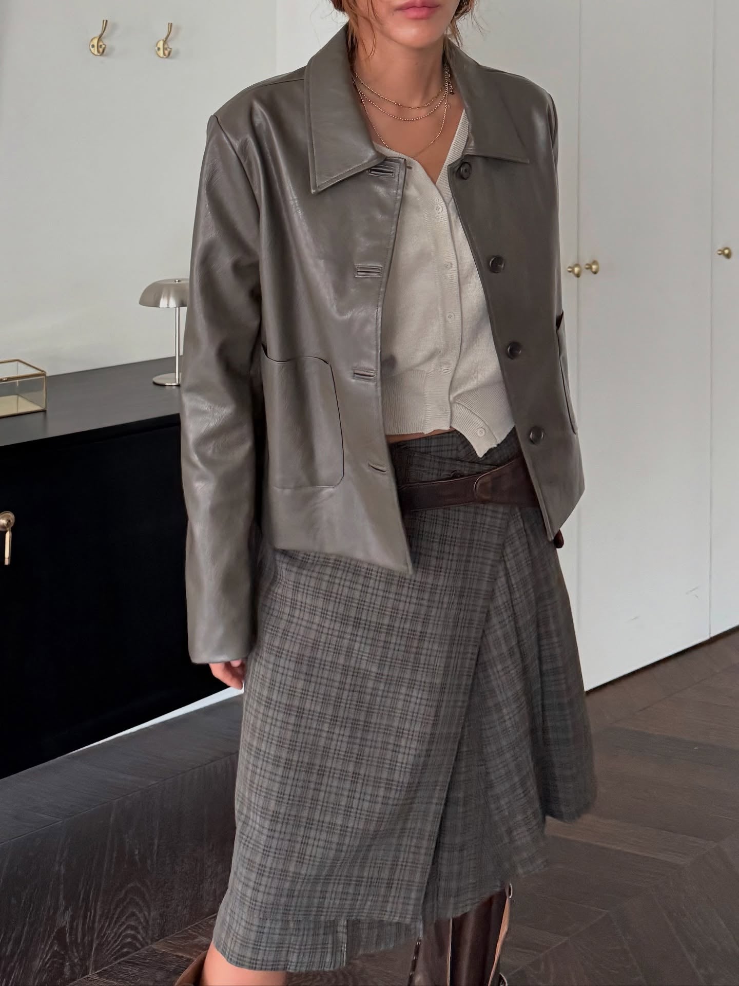 復古簡約氣質翻領短款皮衣外套