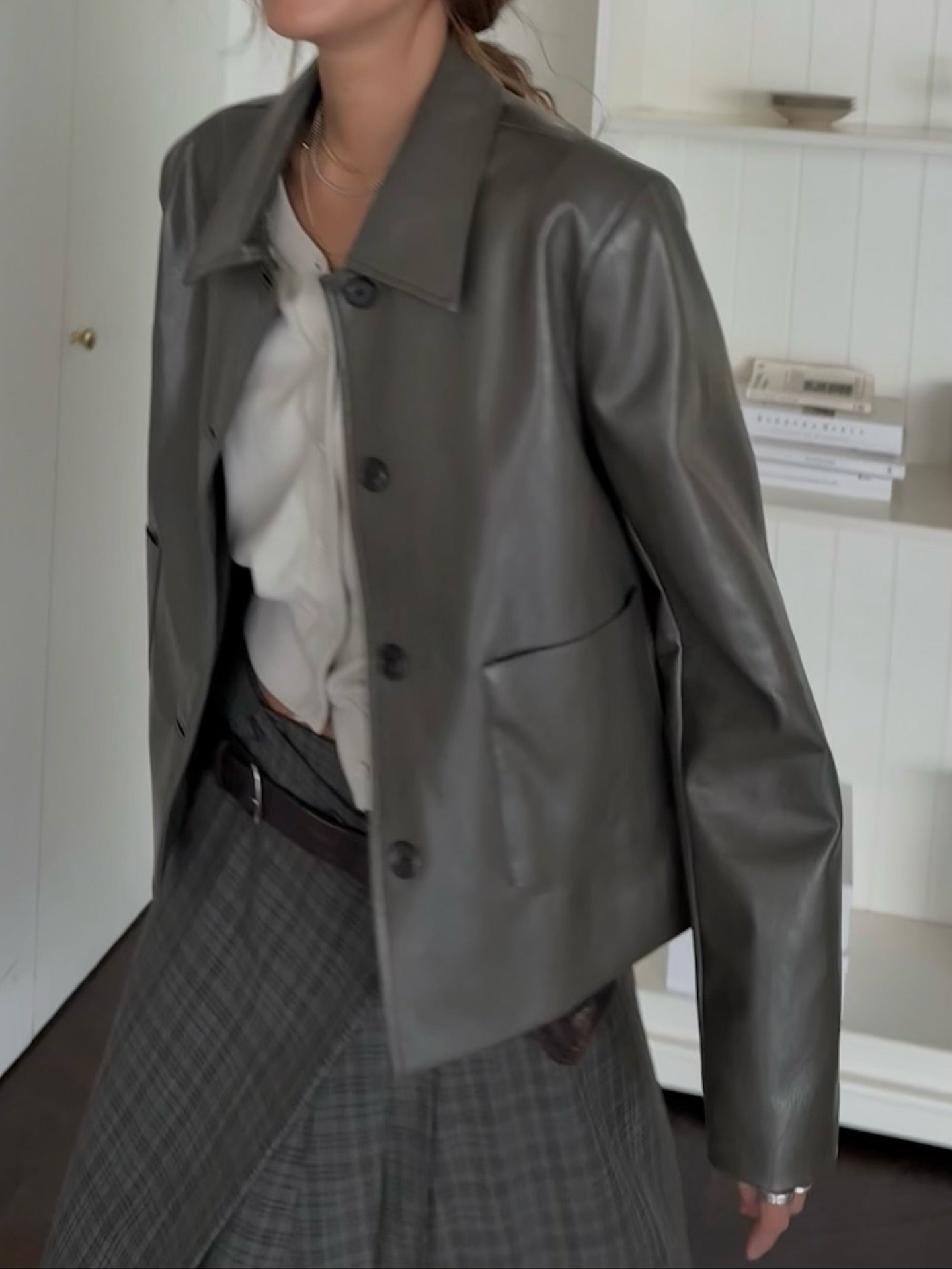 復古簡約氣質翻領短款皮衣外套