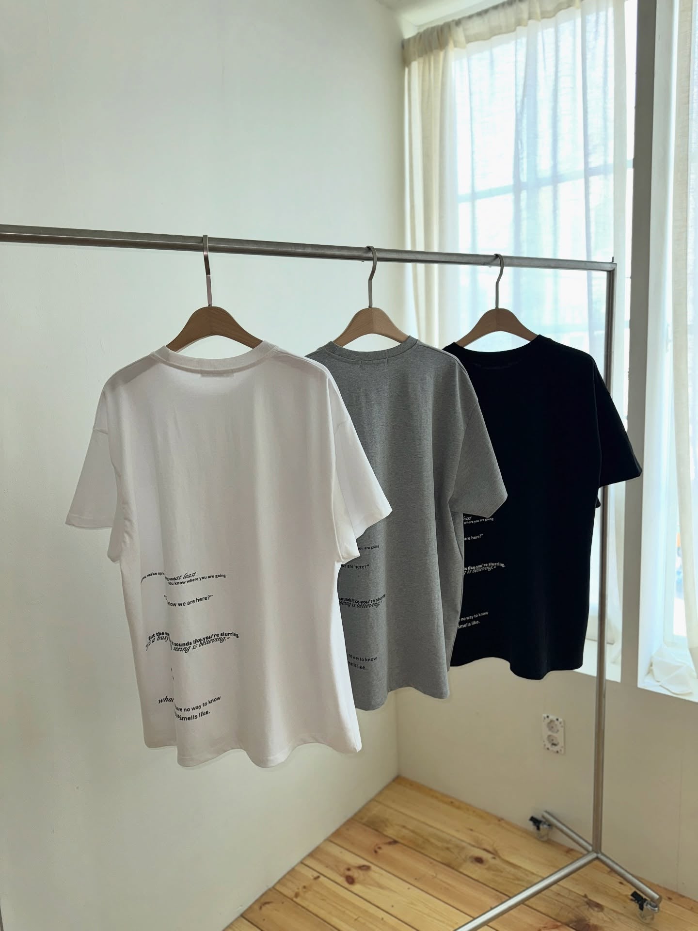 寬鬆顯瘦圓領小字母印花短袖T卹