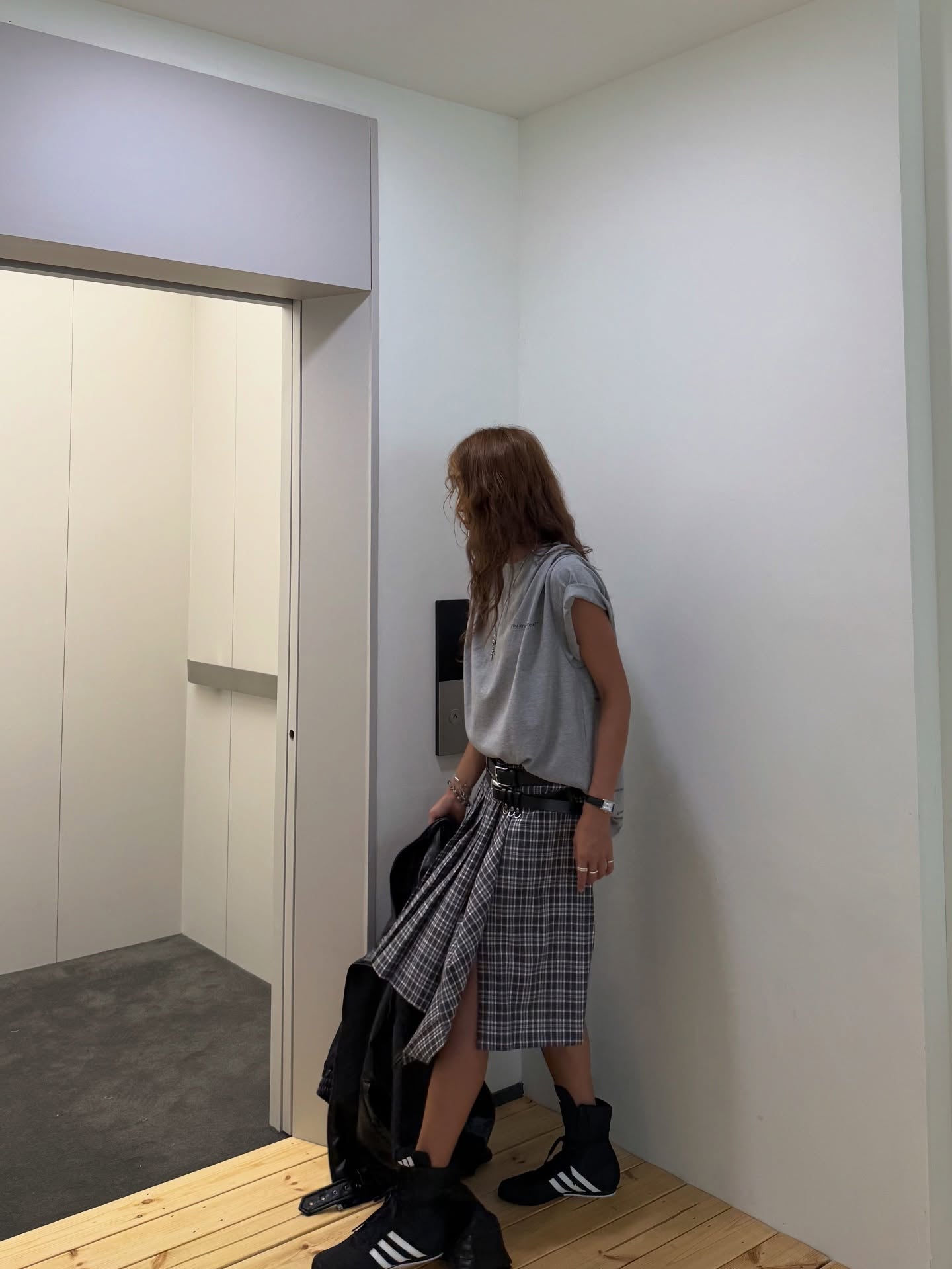 寬鬆顯瘦圓領小字母印花短袖T卹