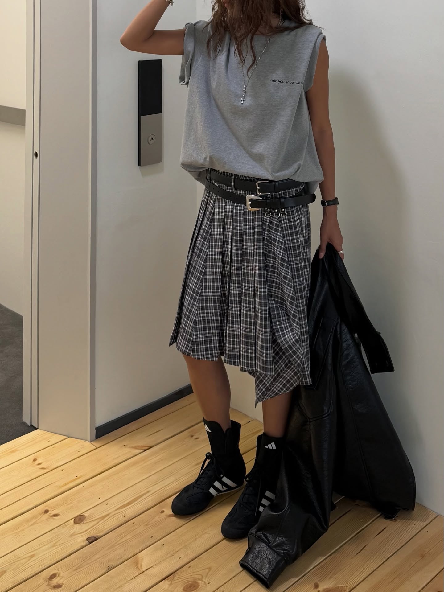 寬鬆顯瘦圓領小字母印花短袖T卹