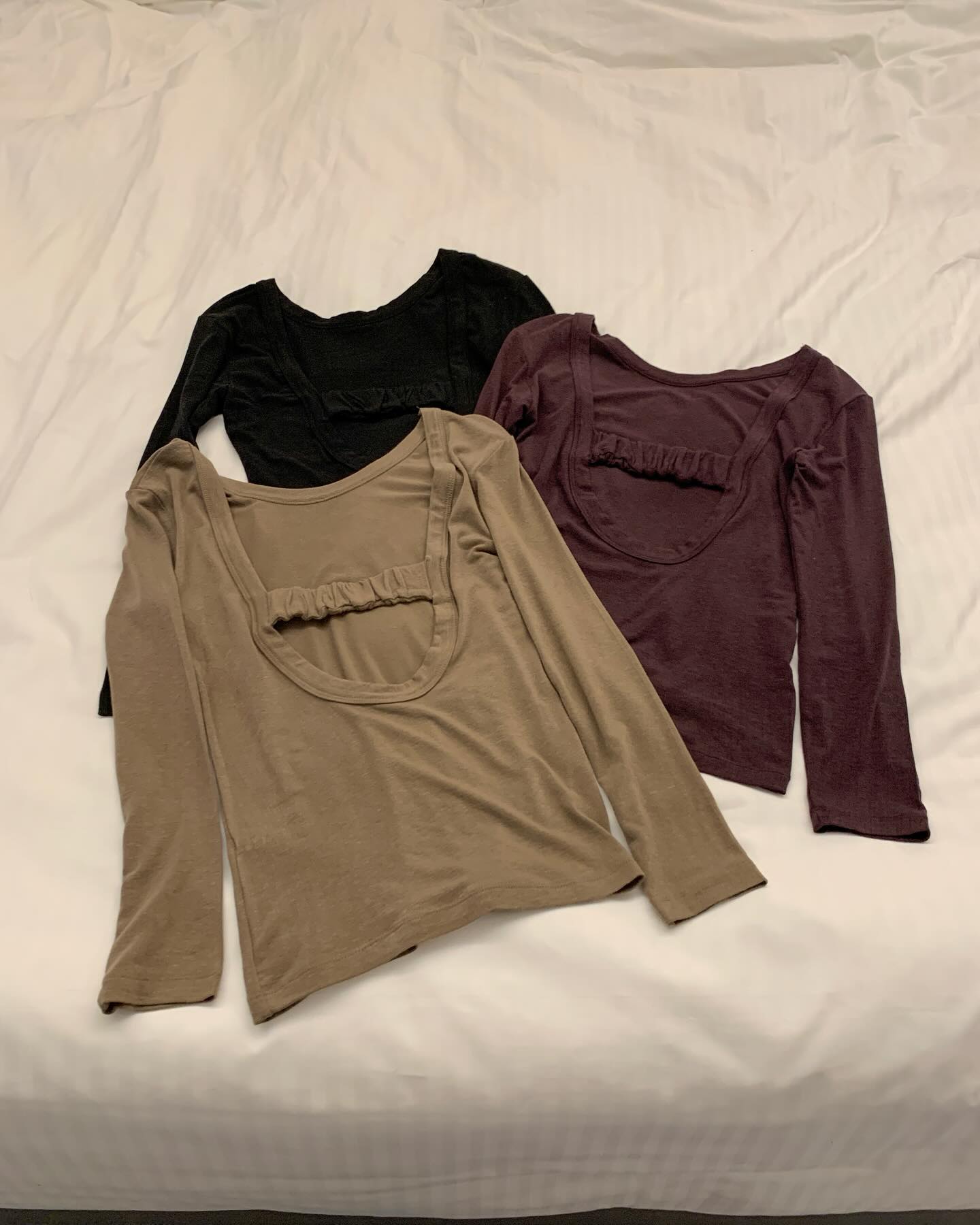 設計感鬆緊帶露背顯瘦長袖T恤