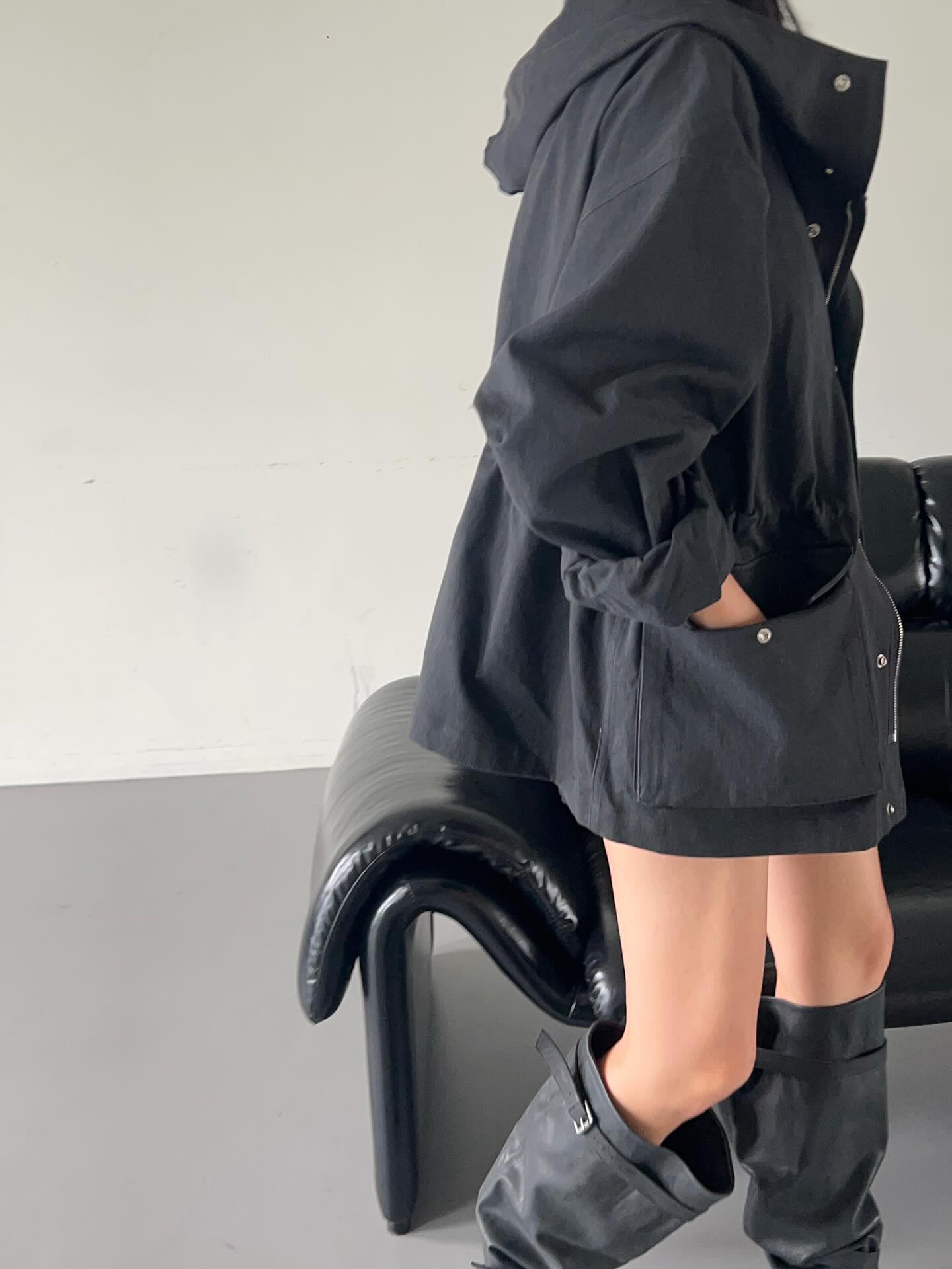 大口袋鬆緊腰連帽外套