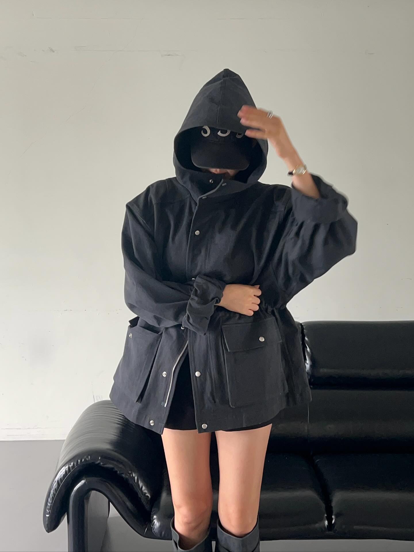 大口袋鬆緊腰連帽外套