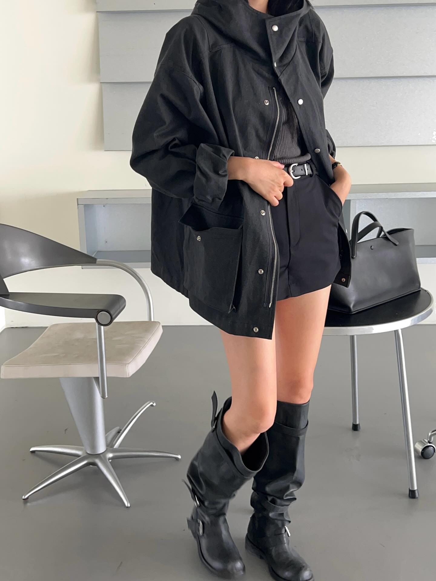 大口袋鬆緊腰連帽外套