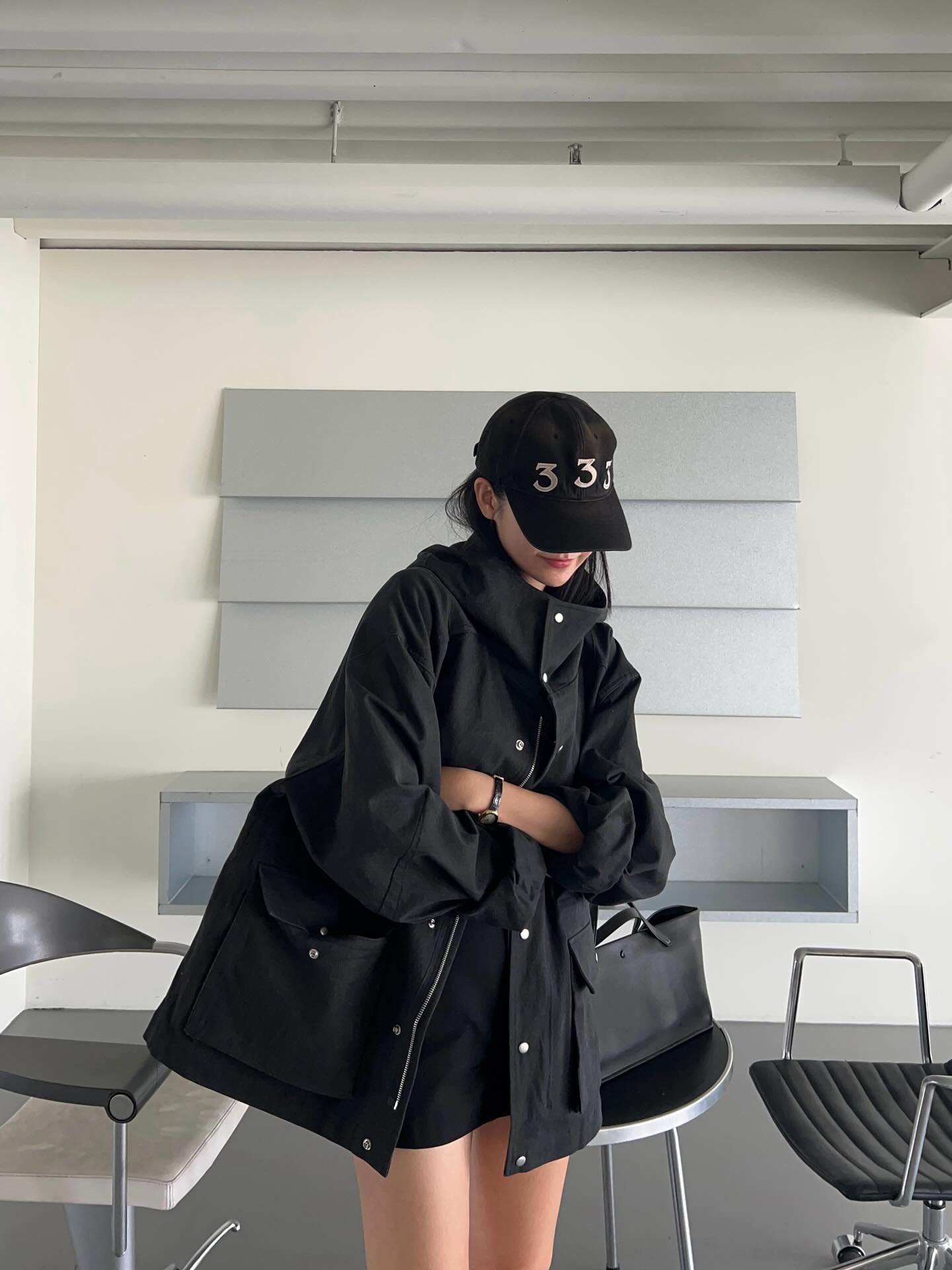 大口袋鬆緊腰連帽外套