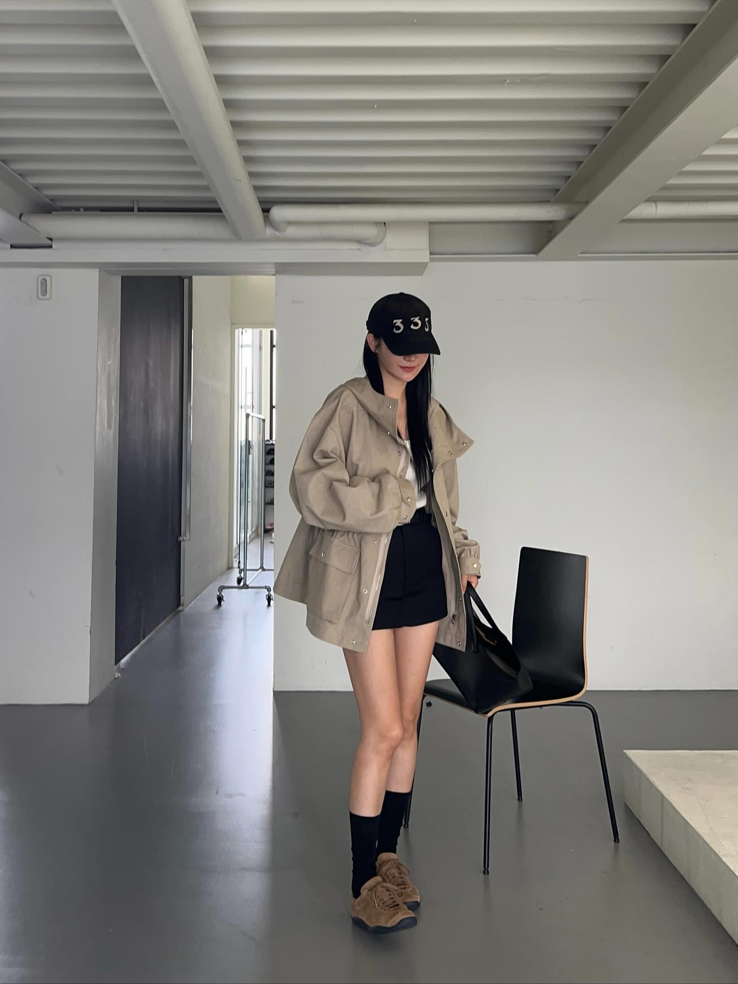 大口袋鬆緊腰連帽外套