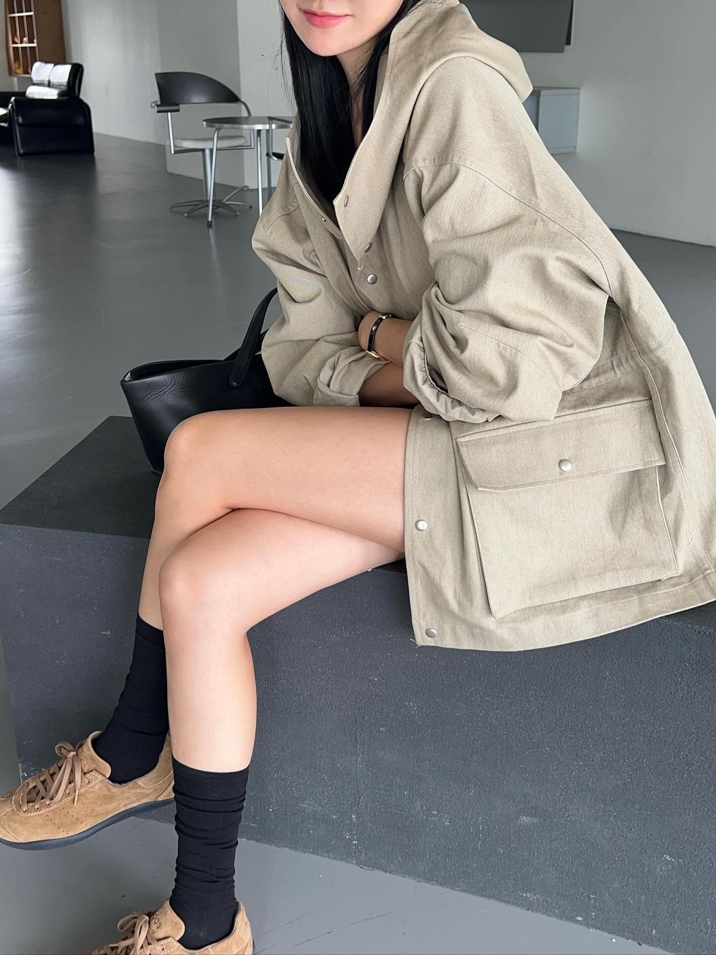 大口袋鬆緊腰連帽外套