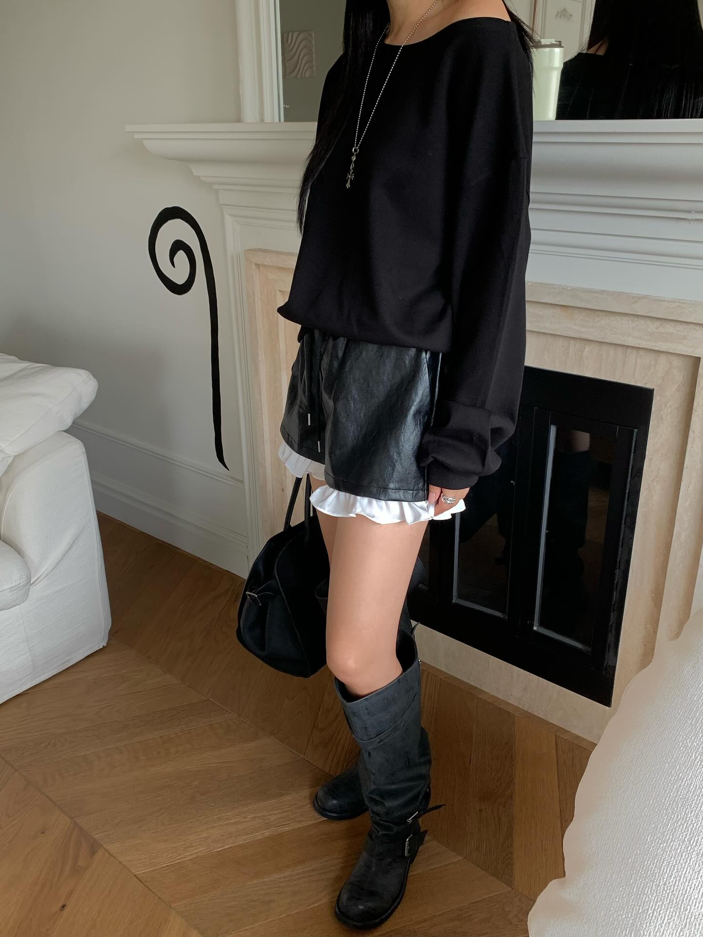 鬆緊腰抽繩設計感拼接網紗皮革短褲