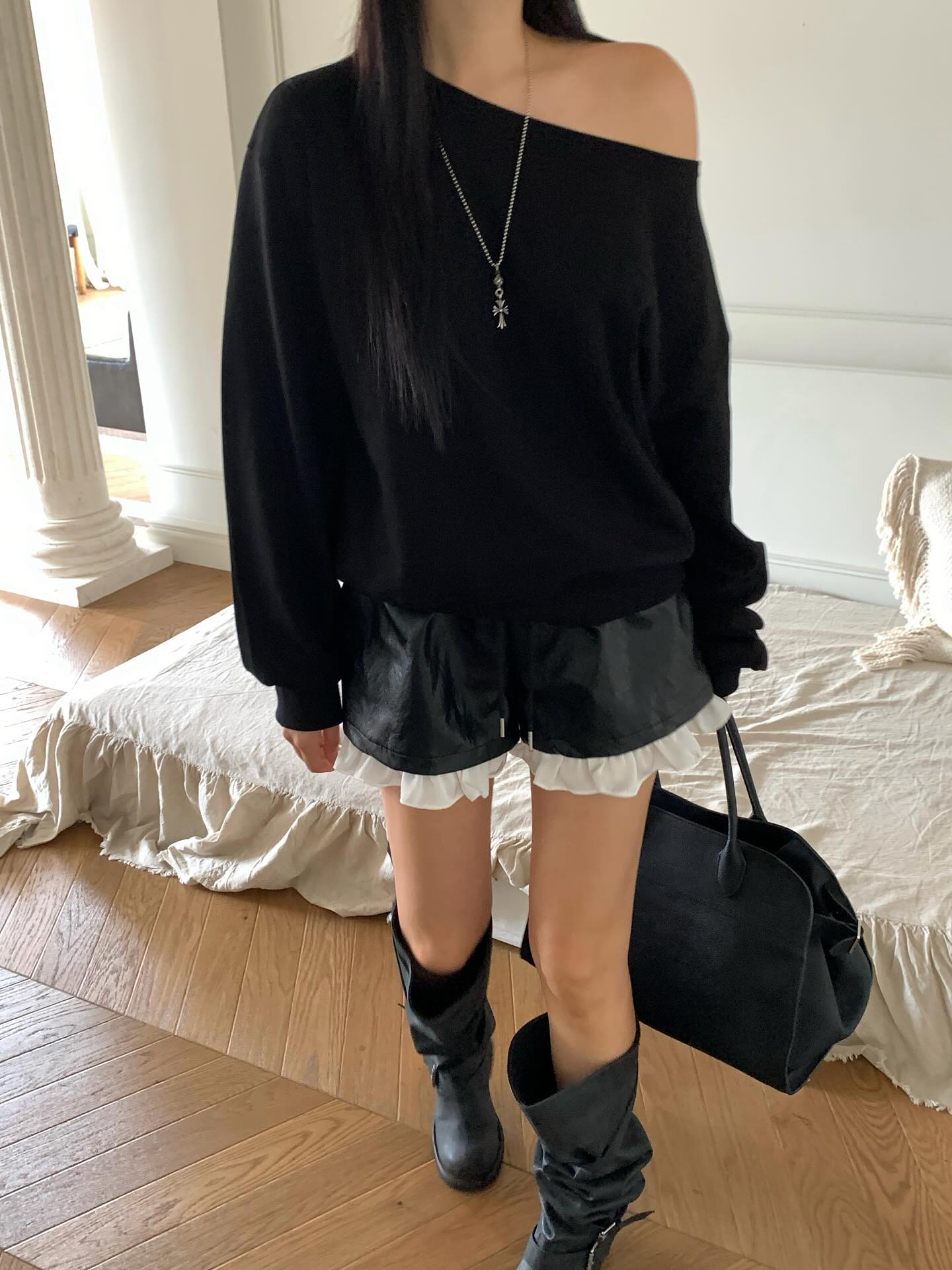 鬆緊腰抽繩設計感拼接網紗皮革短褲