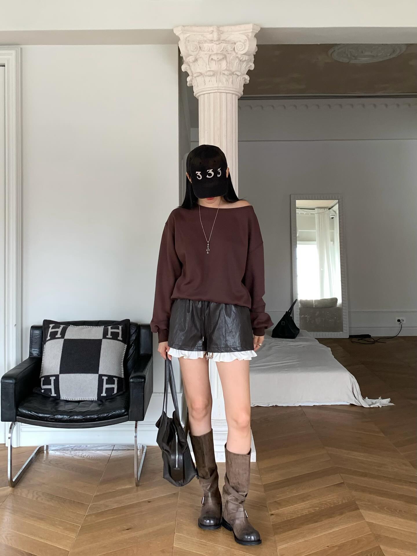 鬆緊腰抽繩設計感拼接網紗皮革短褲