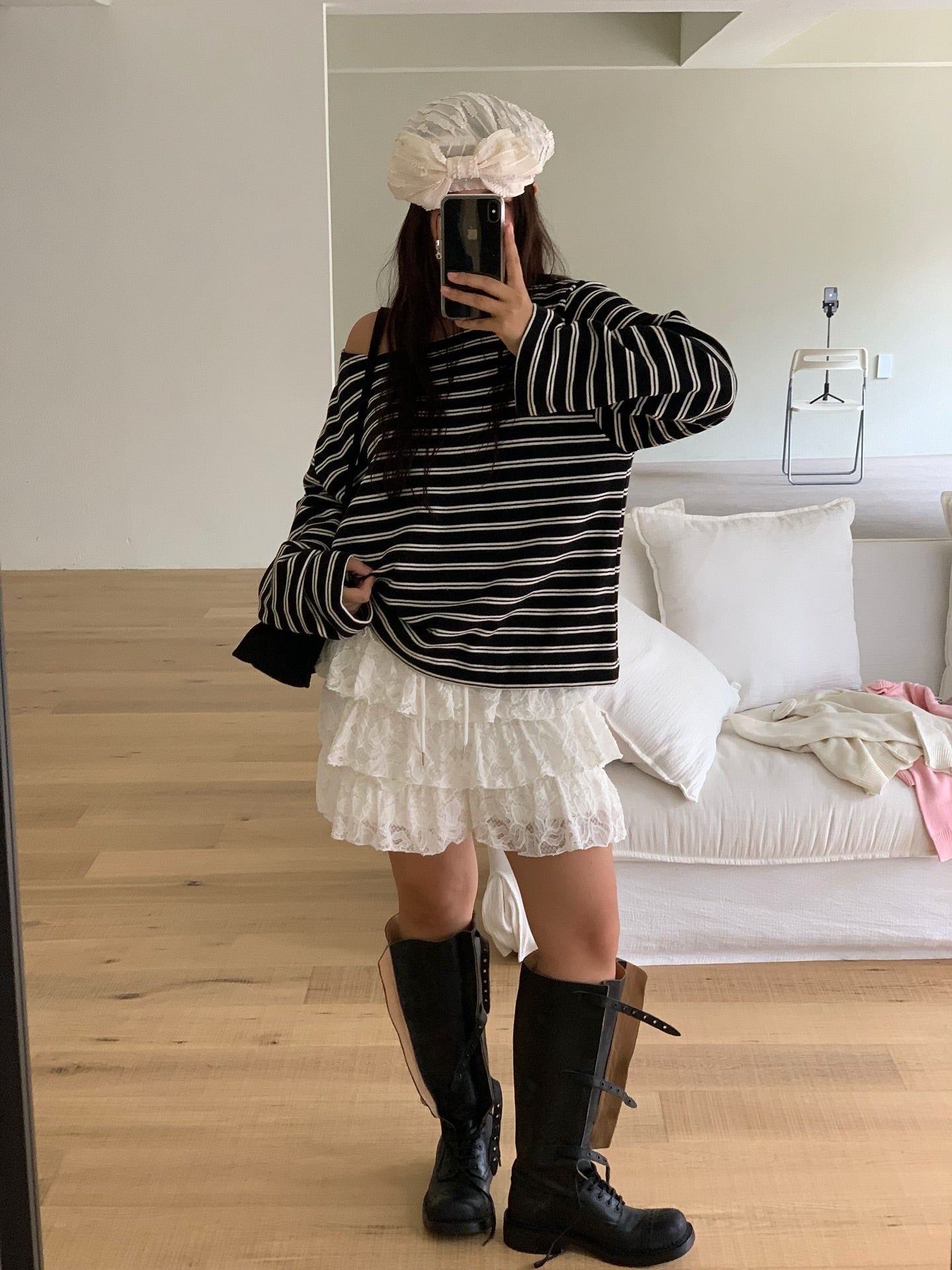 露肩一字領寬鬆長袖條紋T卹