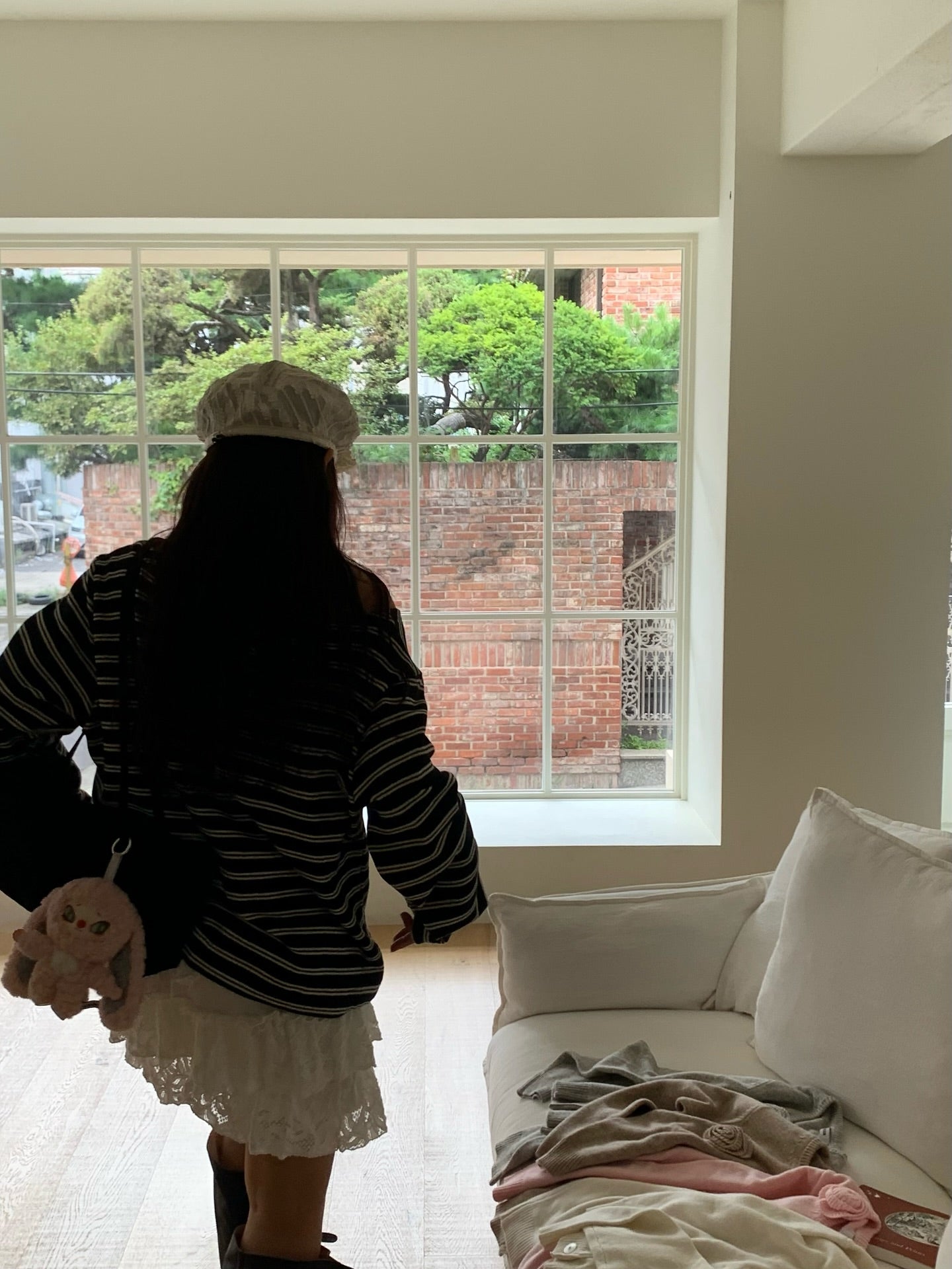 露肩一字領寬鬆長袖條紋T卹