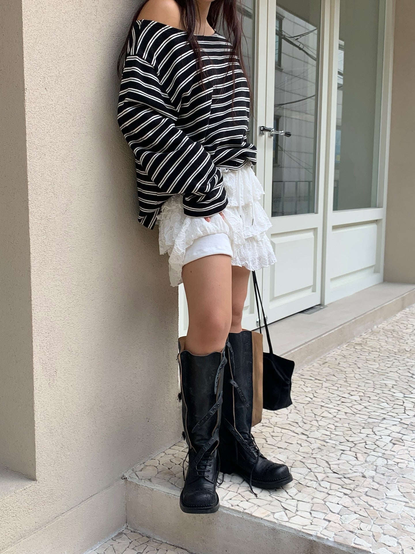 露肩一字領寬鬆長袖條紋T卹
