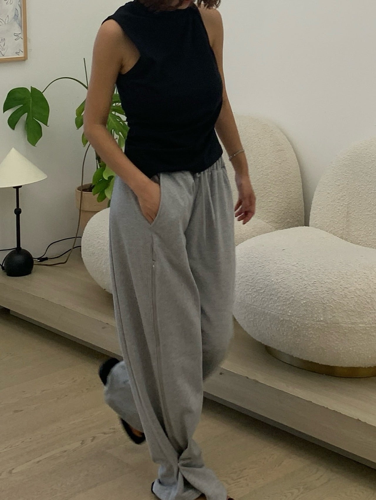 半高領設計感純色無袖背心