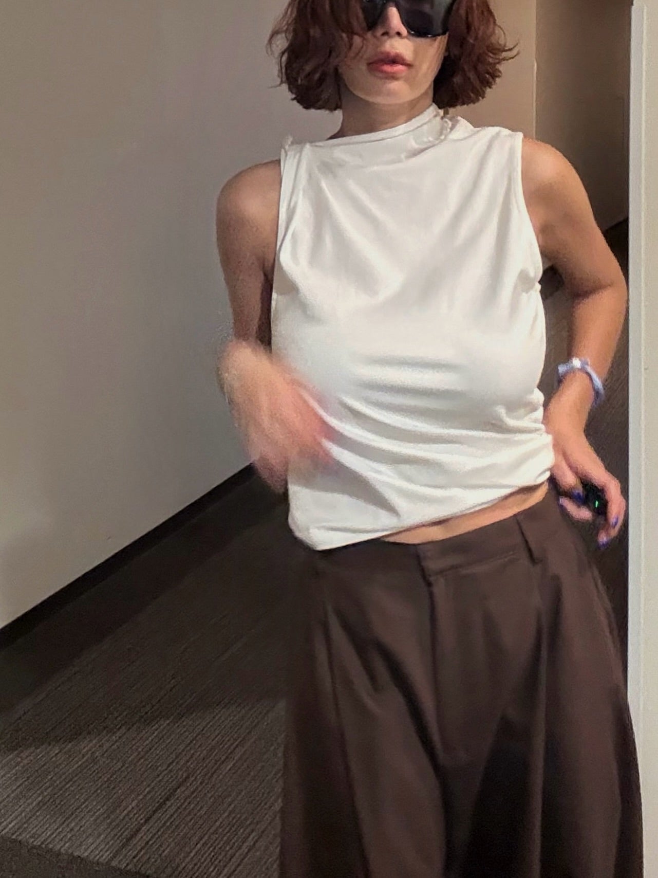 半高領設計感純色無袖背心