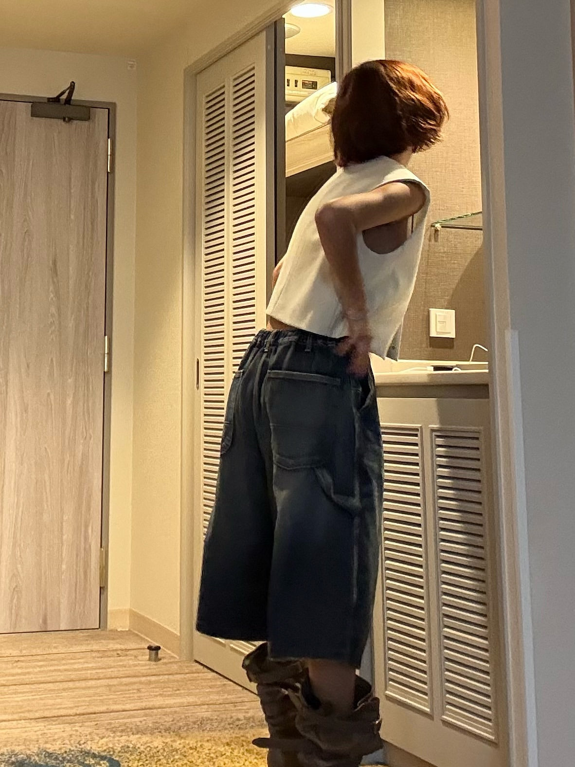 百搭尖頭爽扣帶中長靴