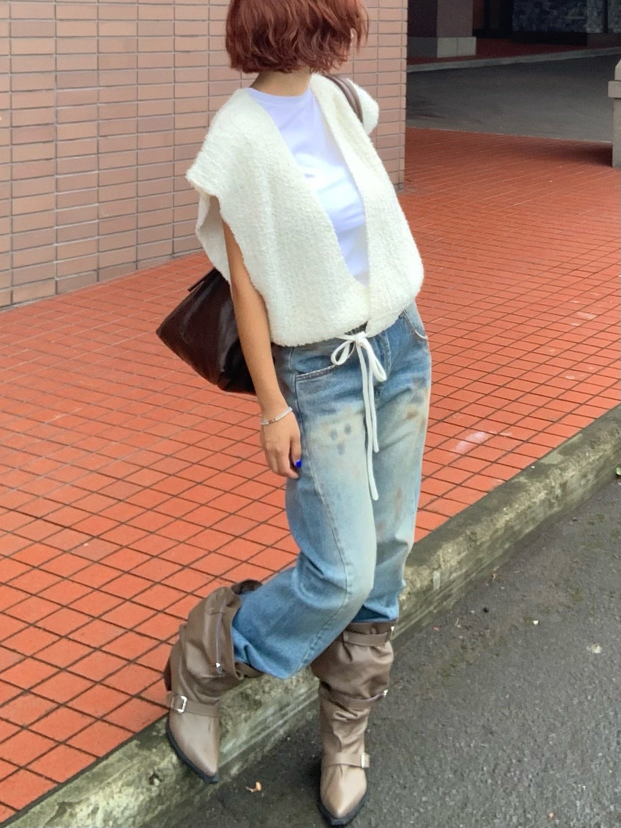 百搭尖頭爽扣帶中長靴